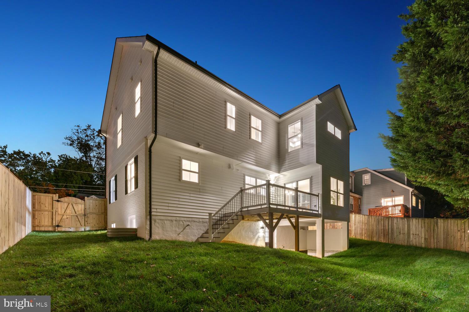 WOODSIDE - Residential