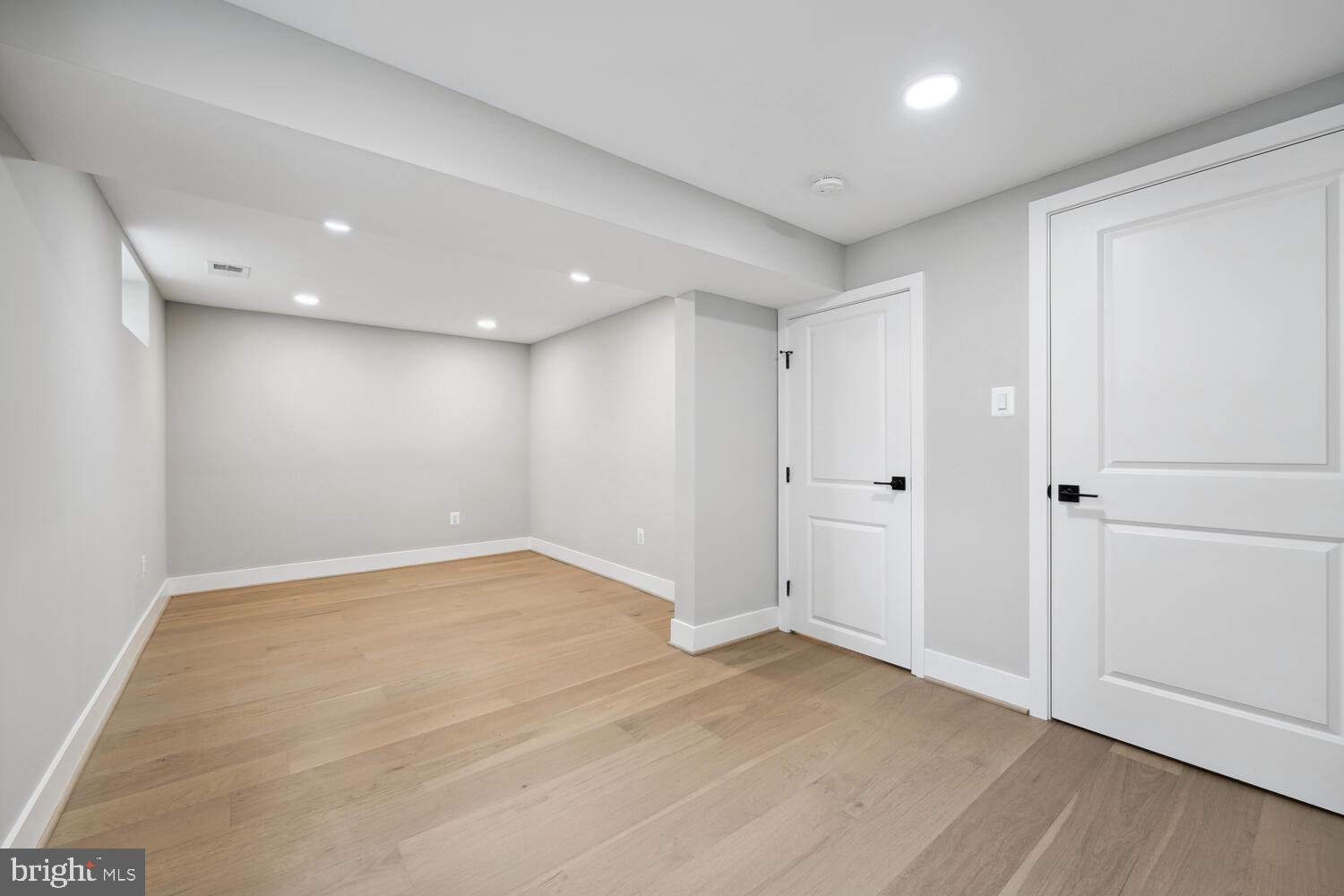 WOODSIDE - Residential