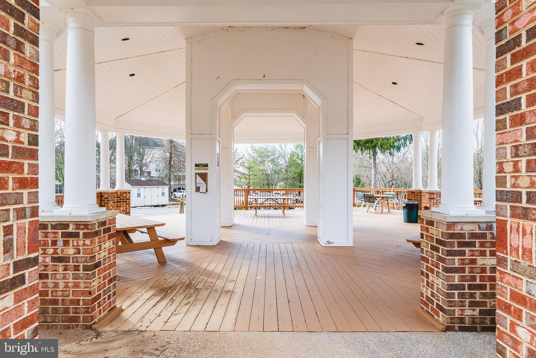 ENGLISH COUNTRY MANOR - Residential