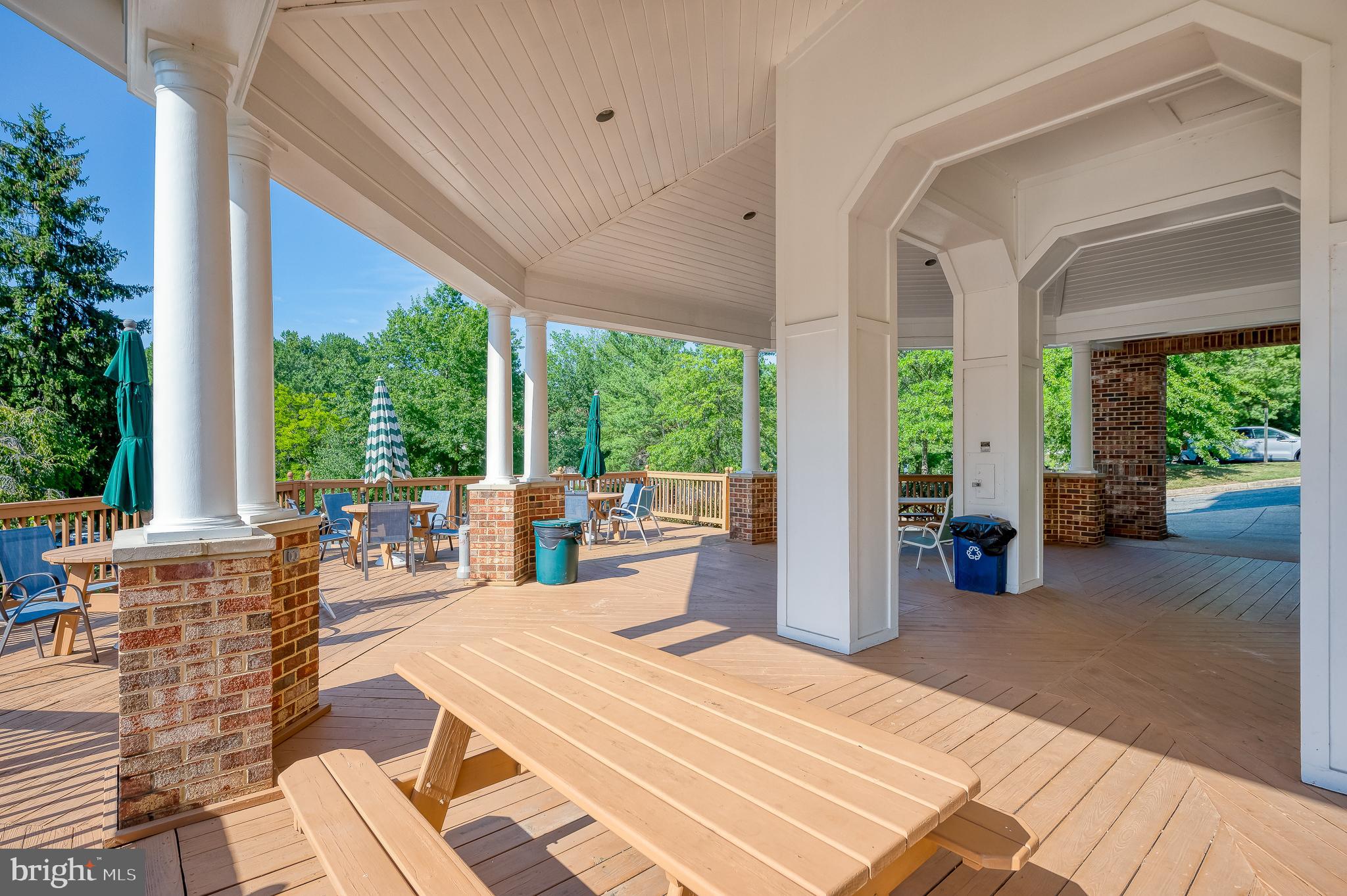 ENGLISH COUNTRY MANOR - Residential