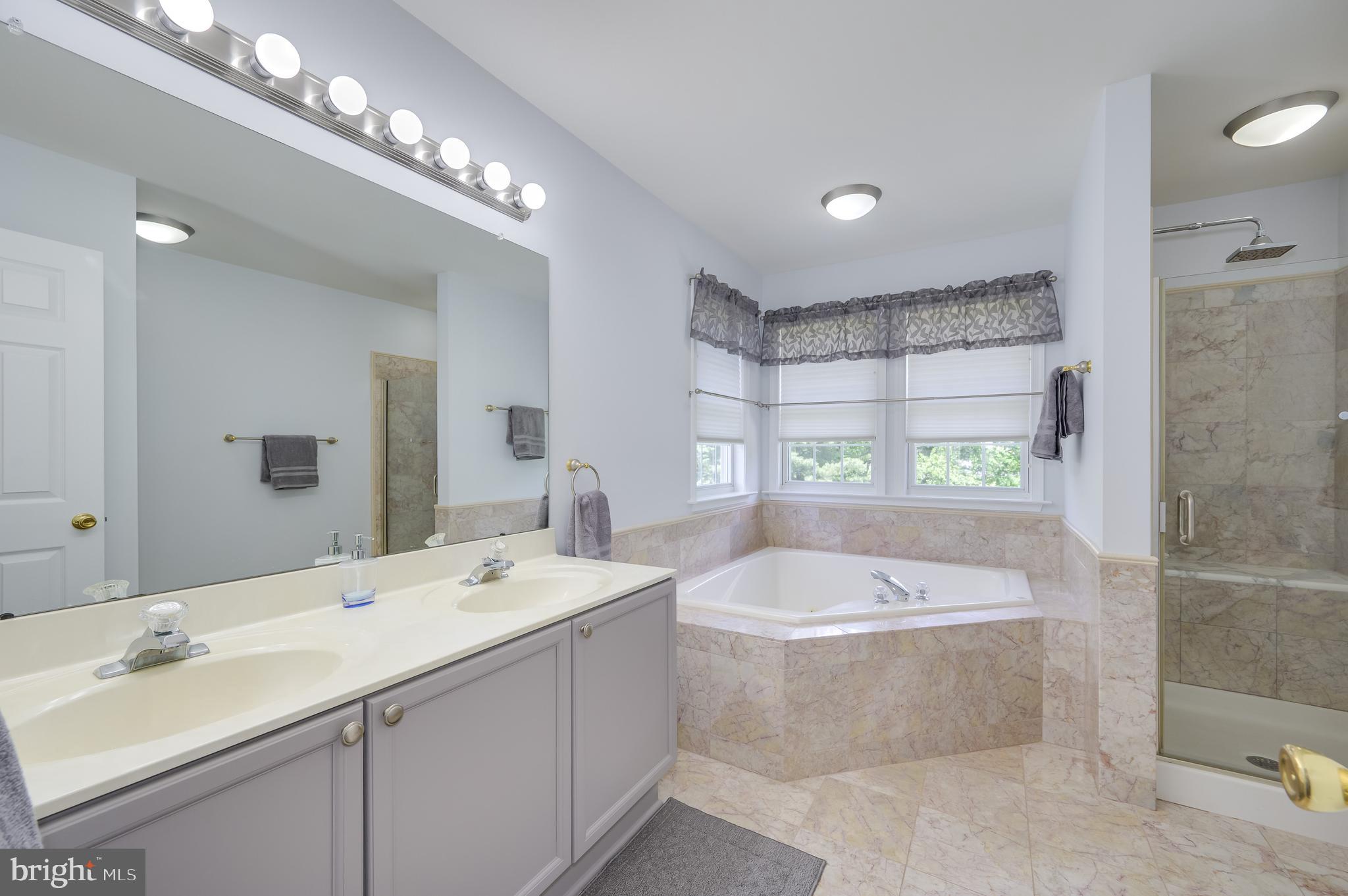 MEADOW BROOK - Residential