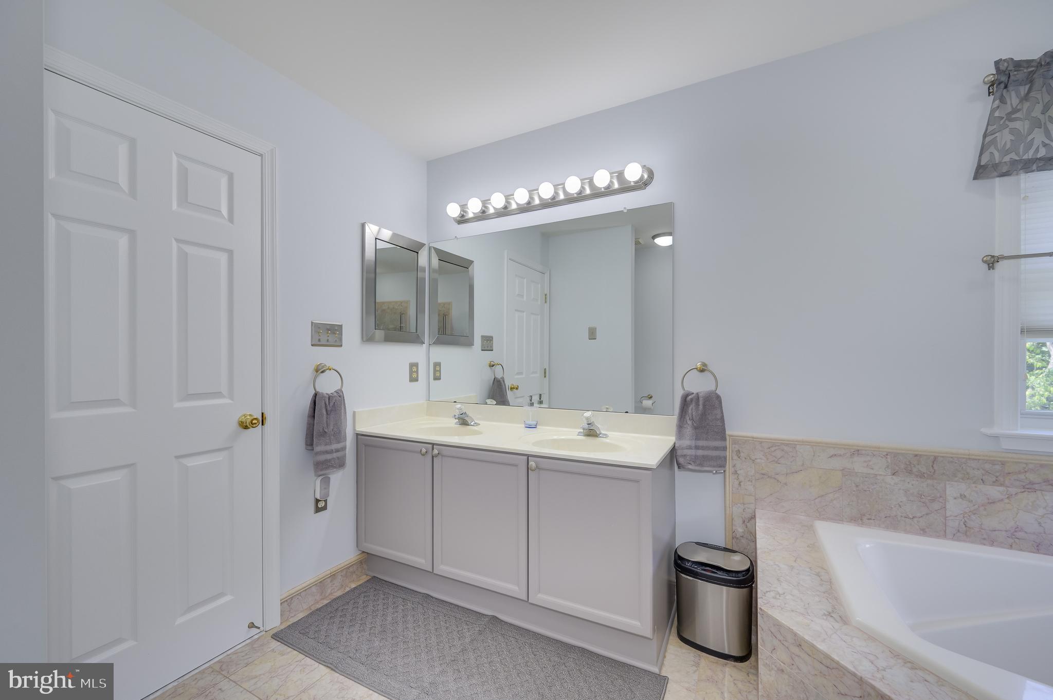 MEADOW BROOK - Residential