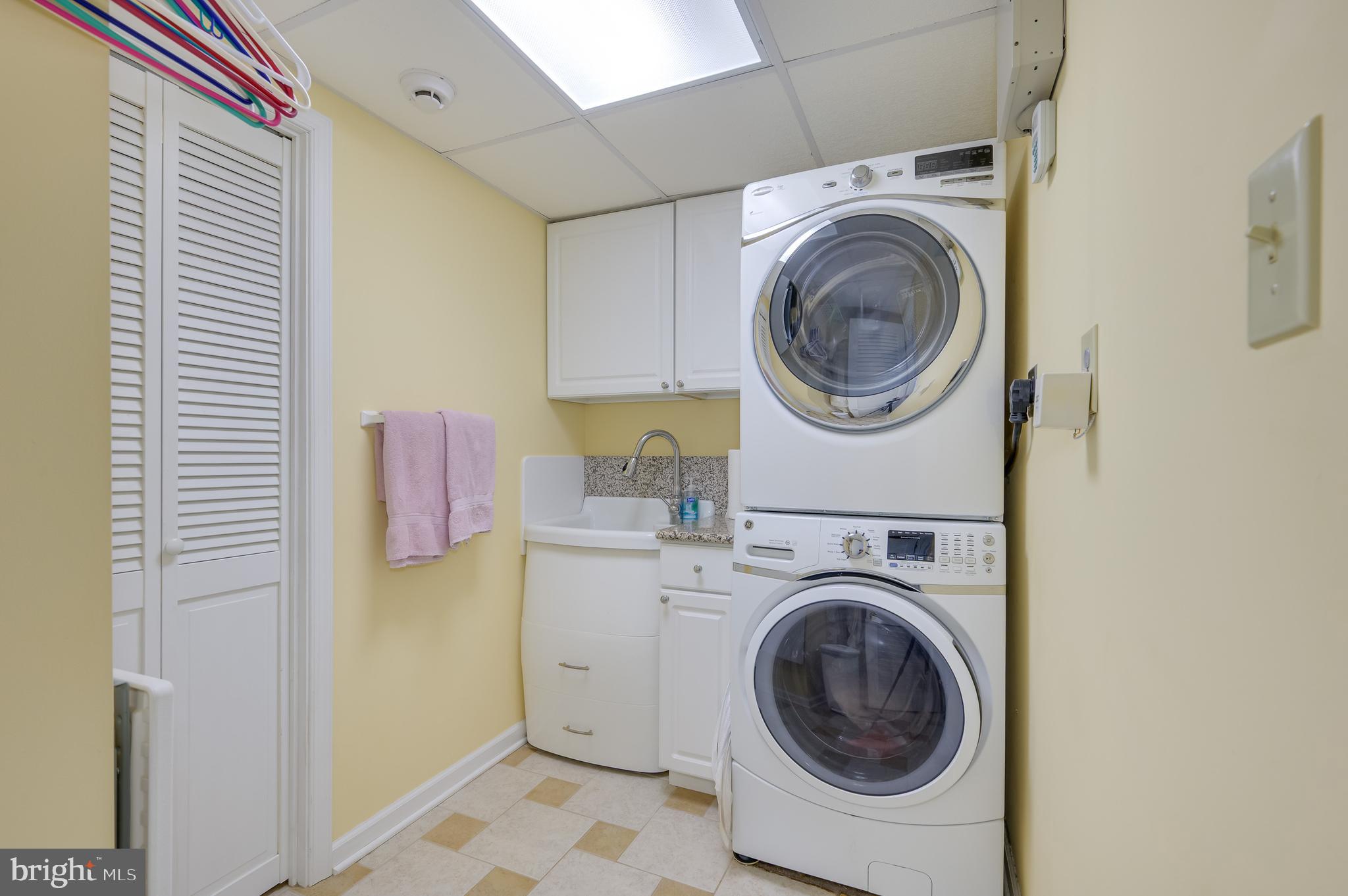 MEADOW BROOK - Residential