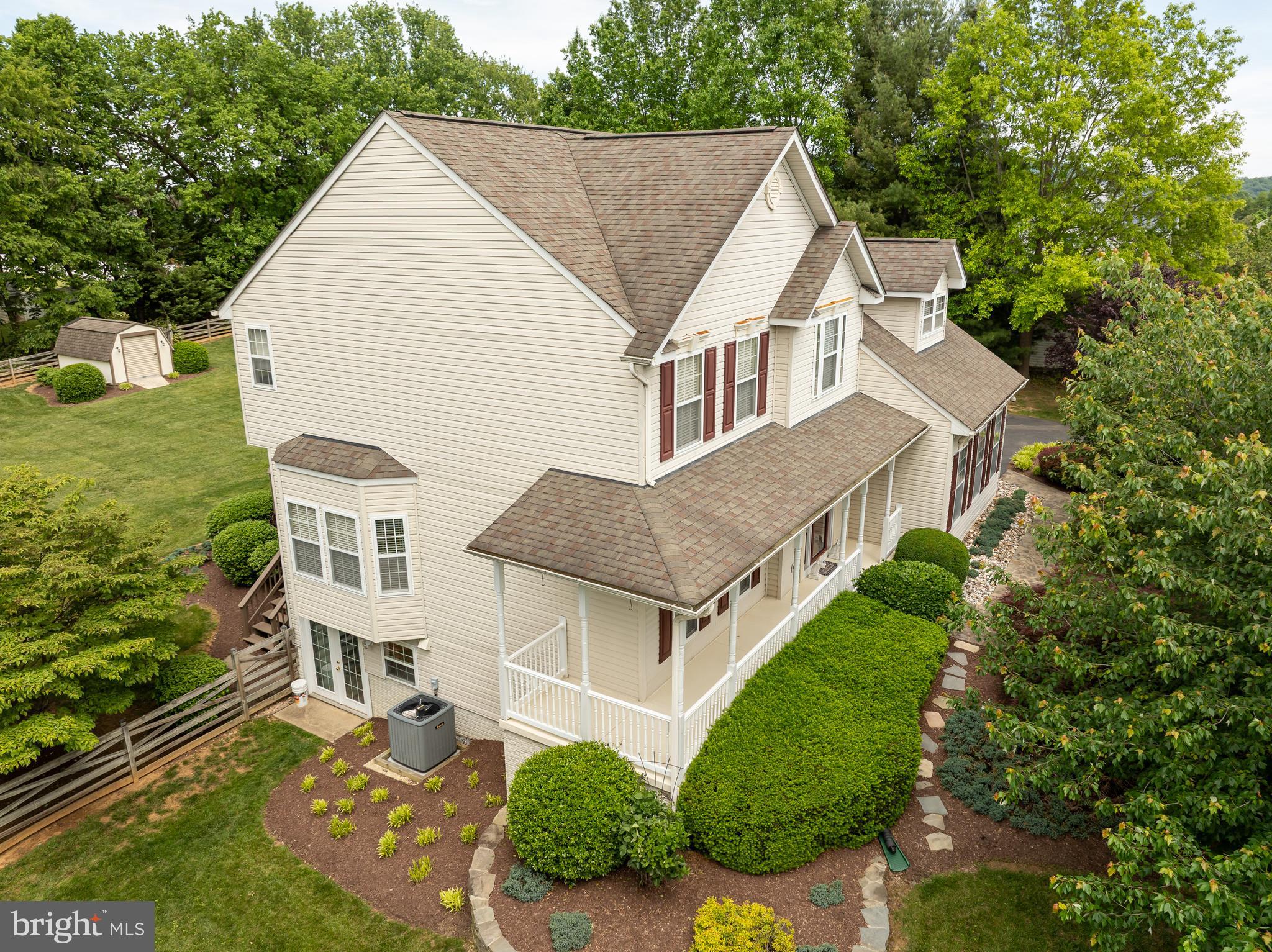 MEADOW BROOK - Residential