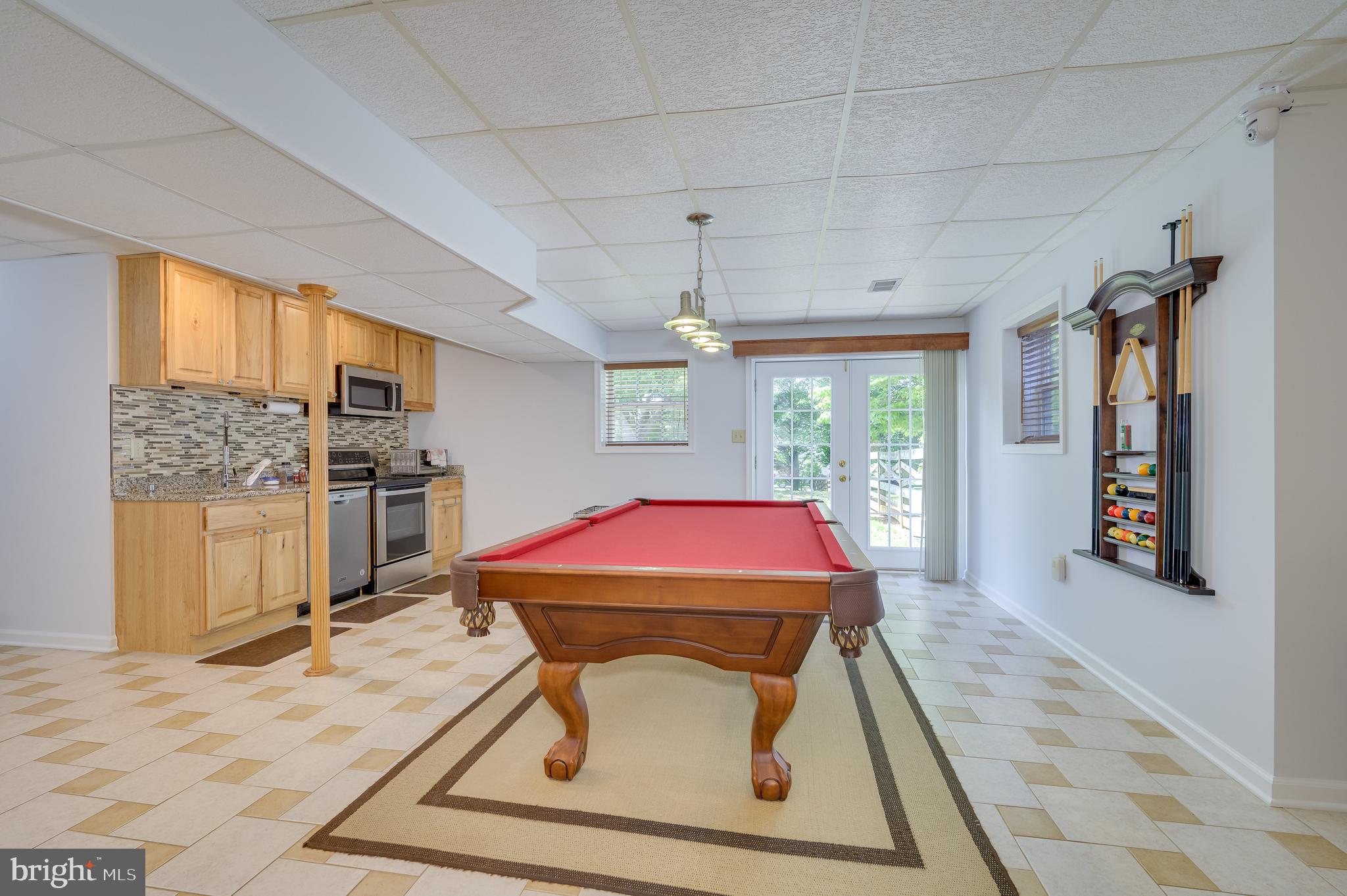 MEADOW BROOK - Residential