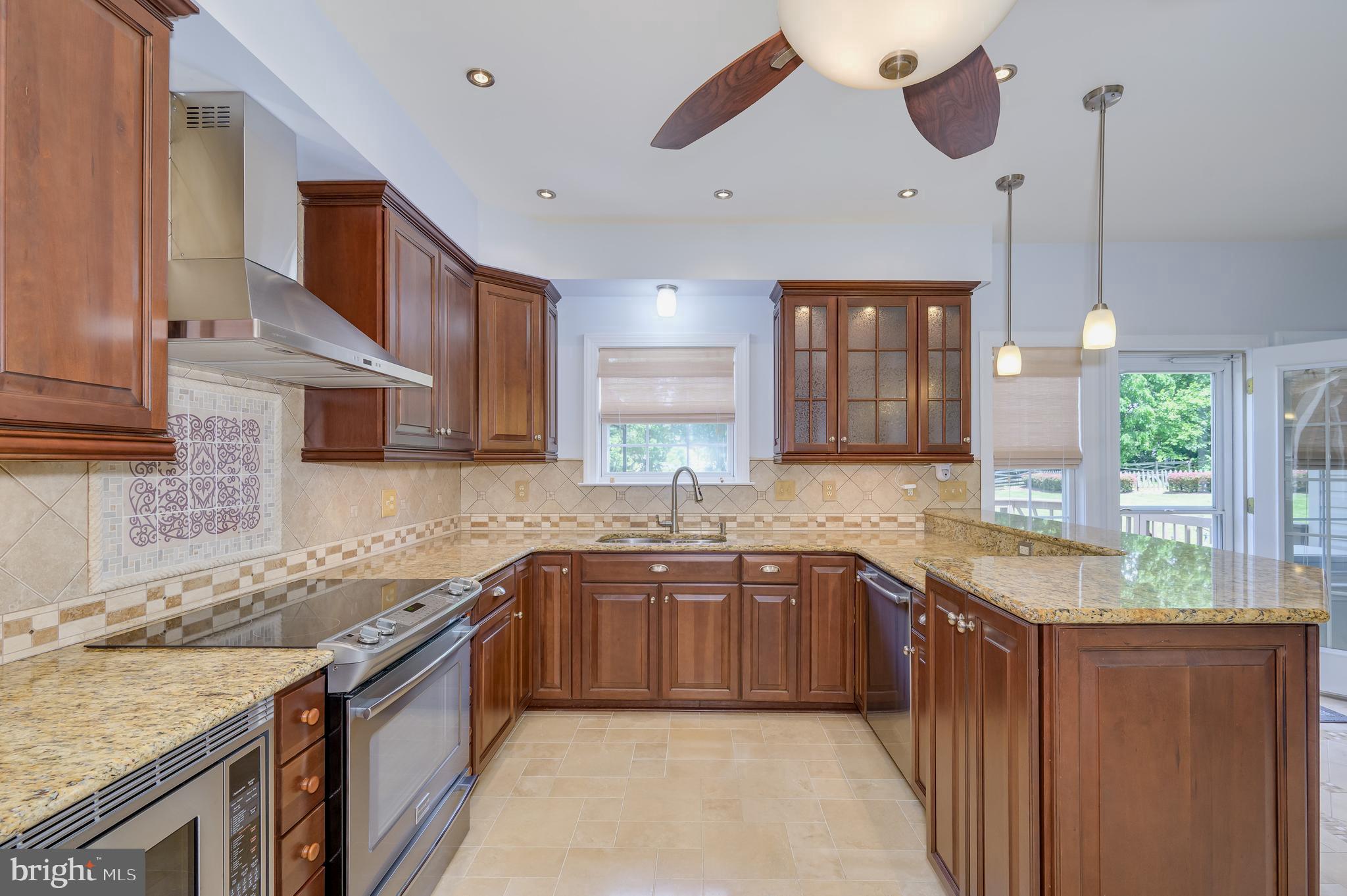 MEADOW BROOK - Residential