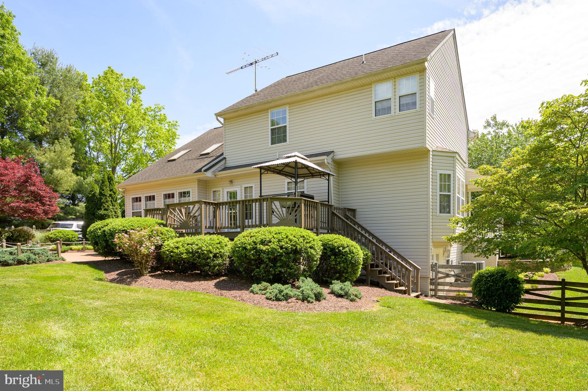 MEADOW BROOK - Residential