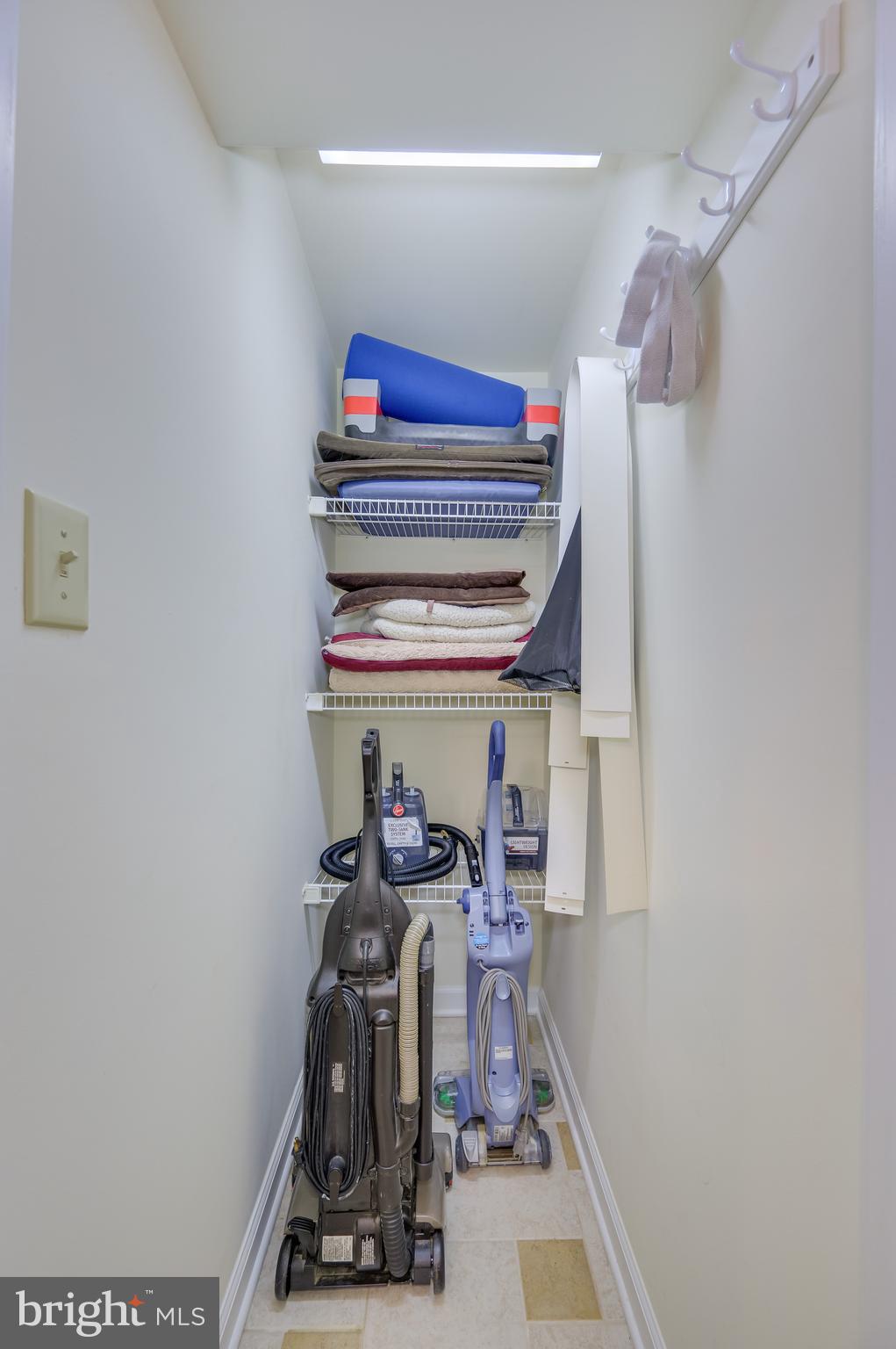 MEADOW BROOK - Residential