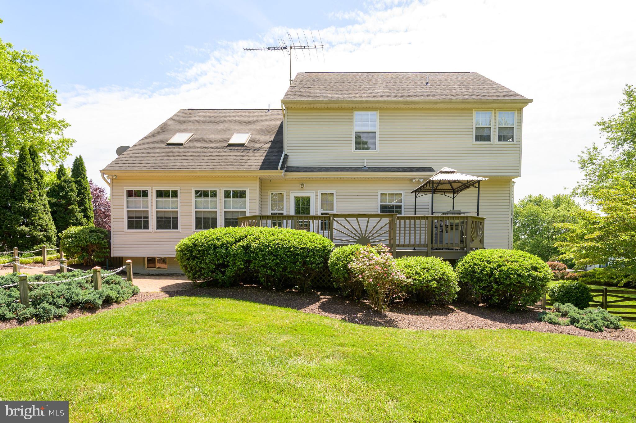 MEADOW BROOK - Residential