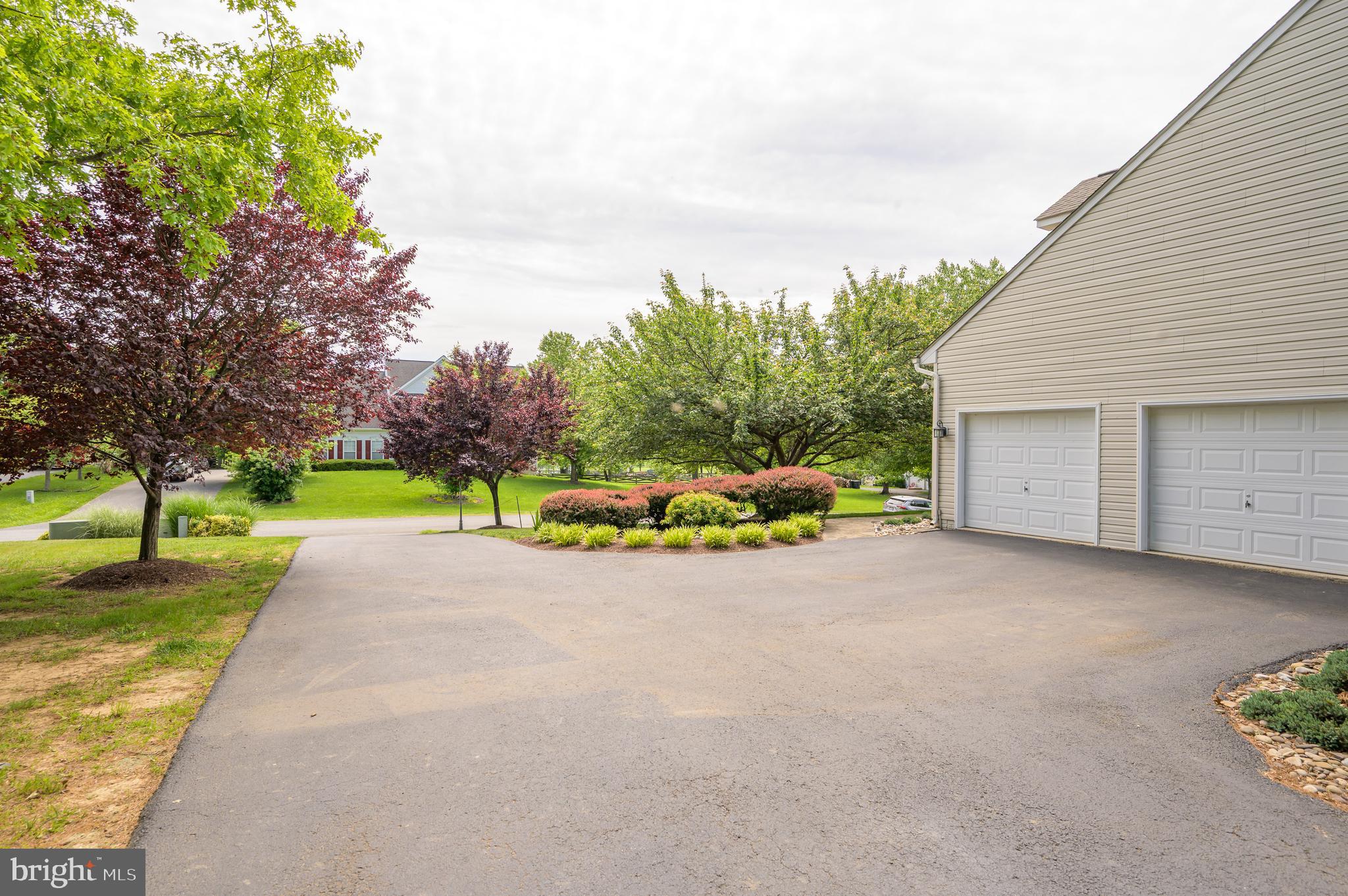 MEADOW BROOK - Residential