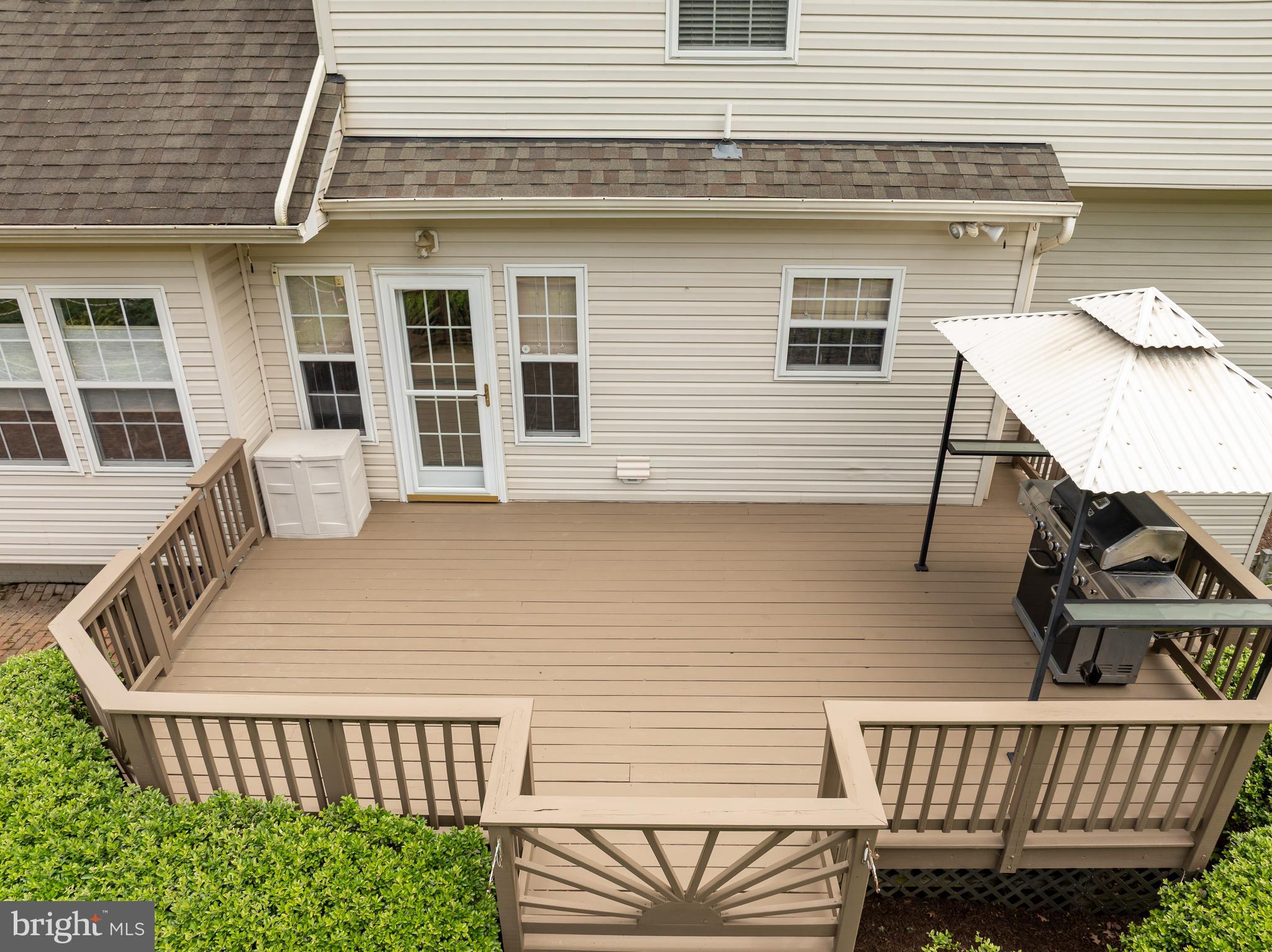 MEADOW BROOK - Residential