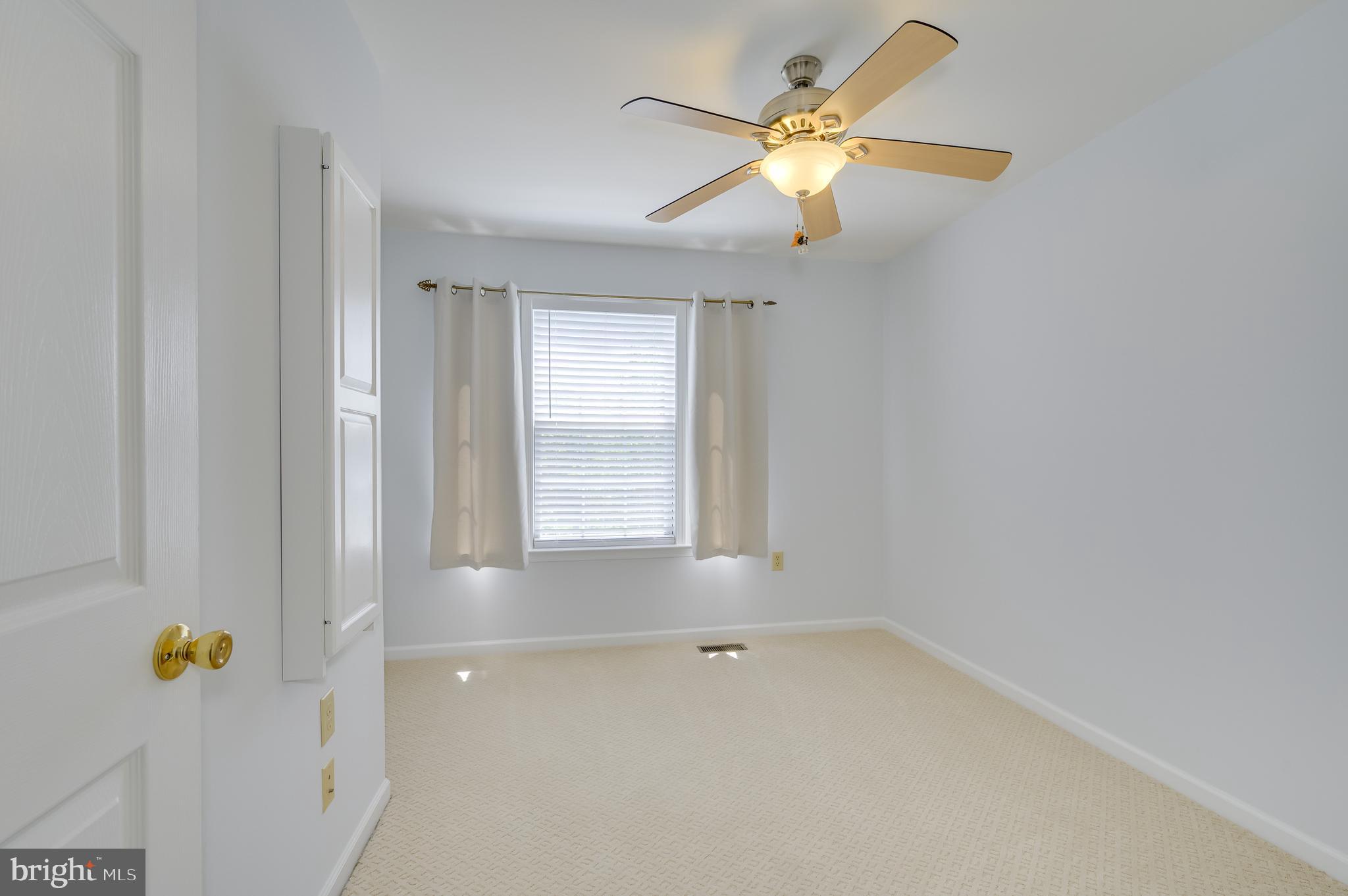 MEADOW BROOK - Residential