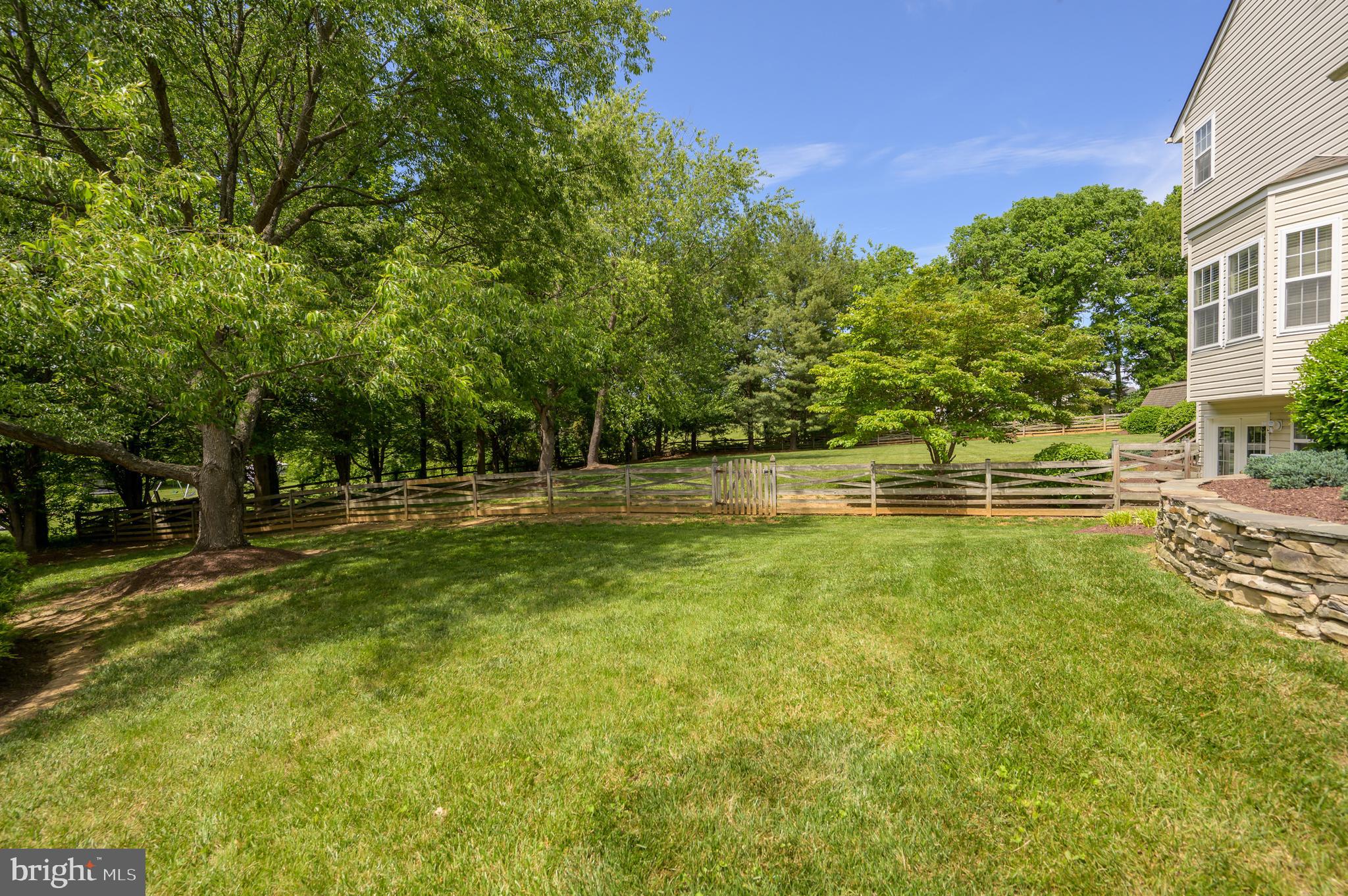 MEADOW BROOK - Residential