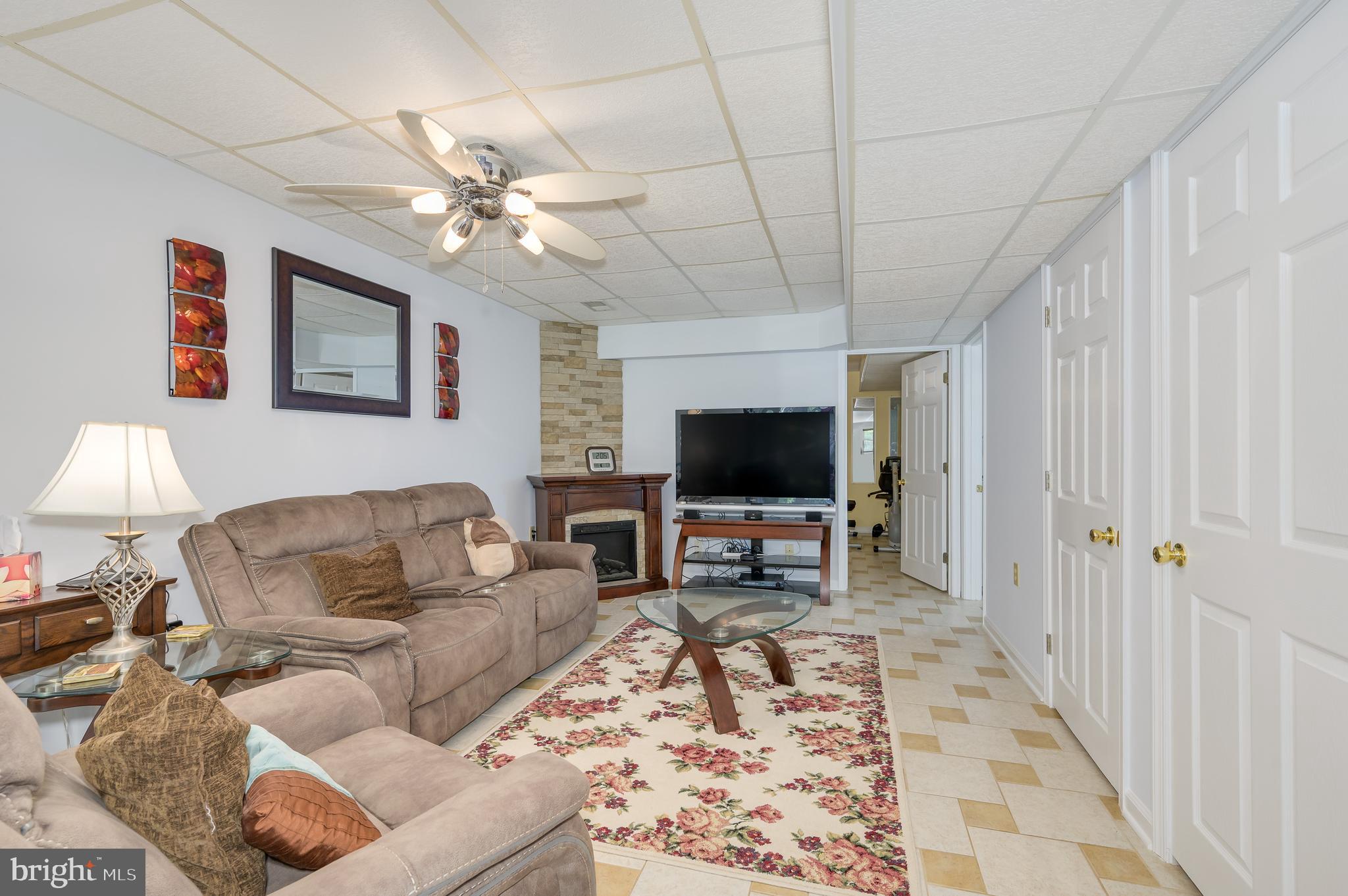 MEADOW BROOK - Residential