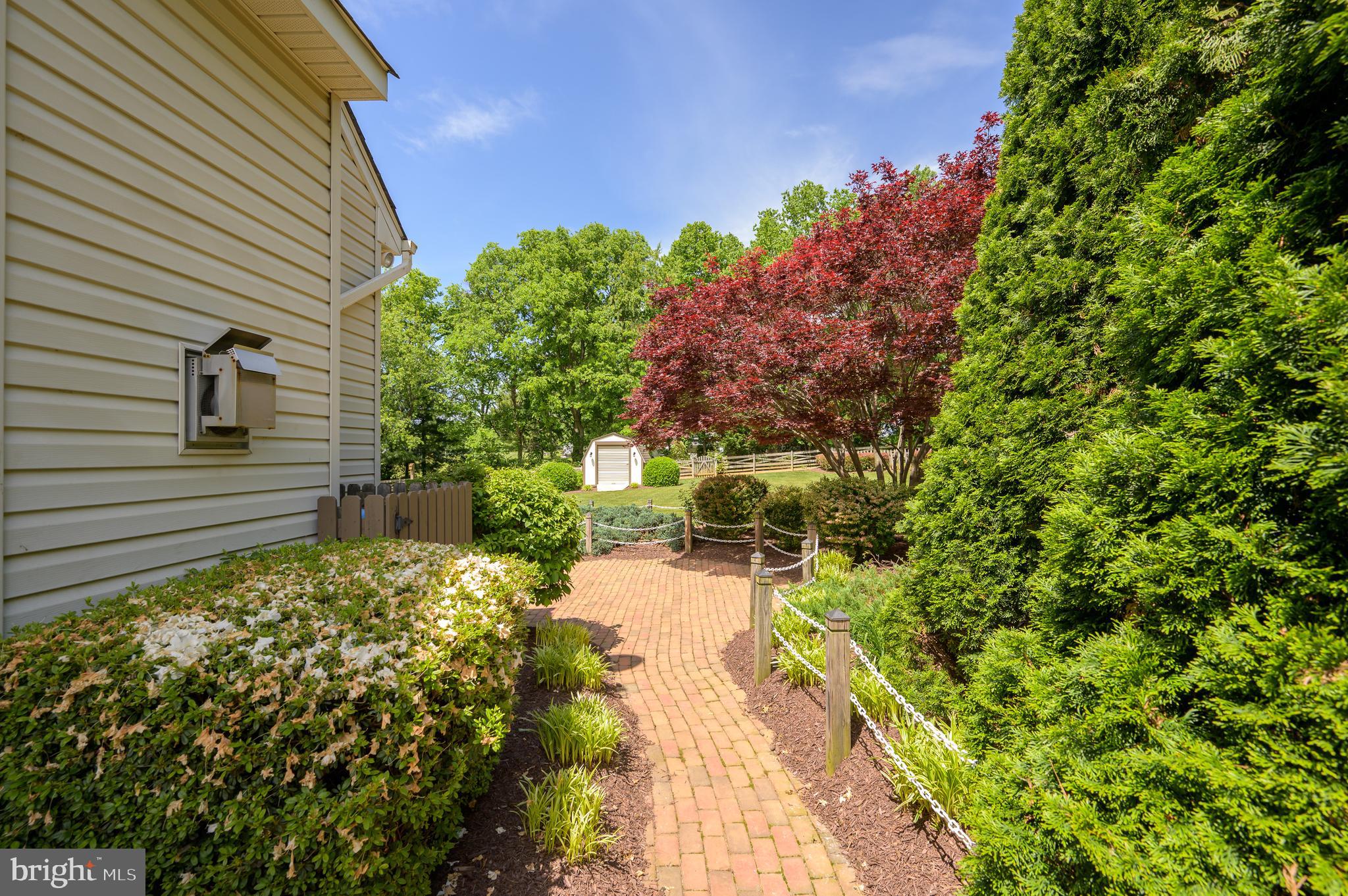 MEADOW BROOK - Residential