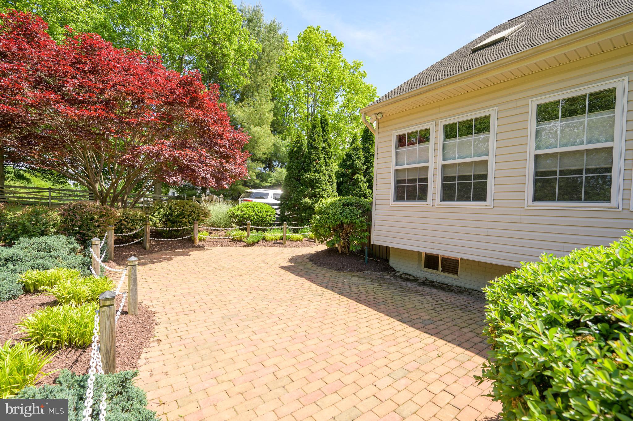 MEADOW BROOK - Residential