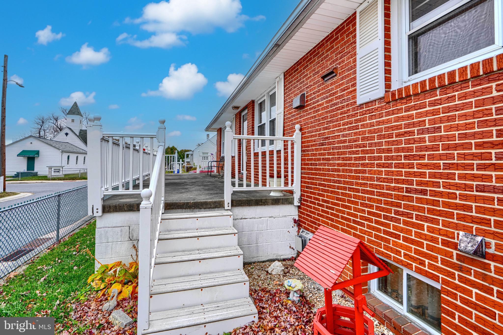 LYNCH POINT - Residential