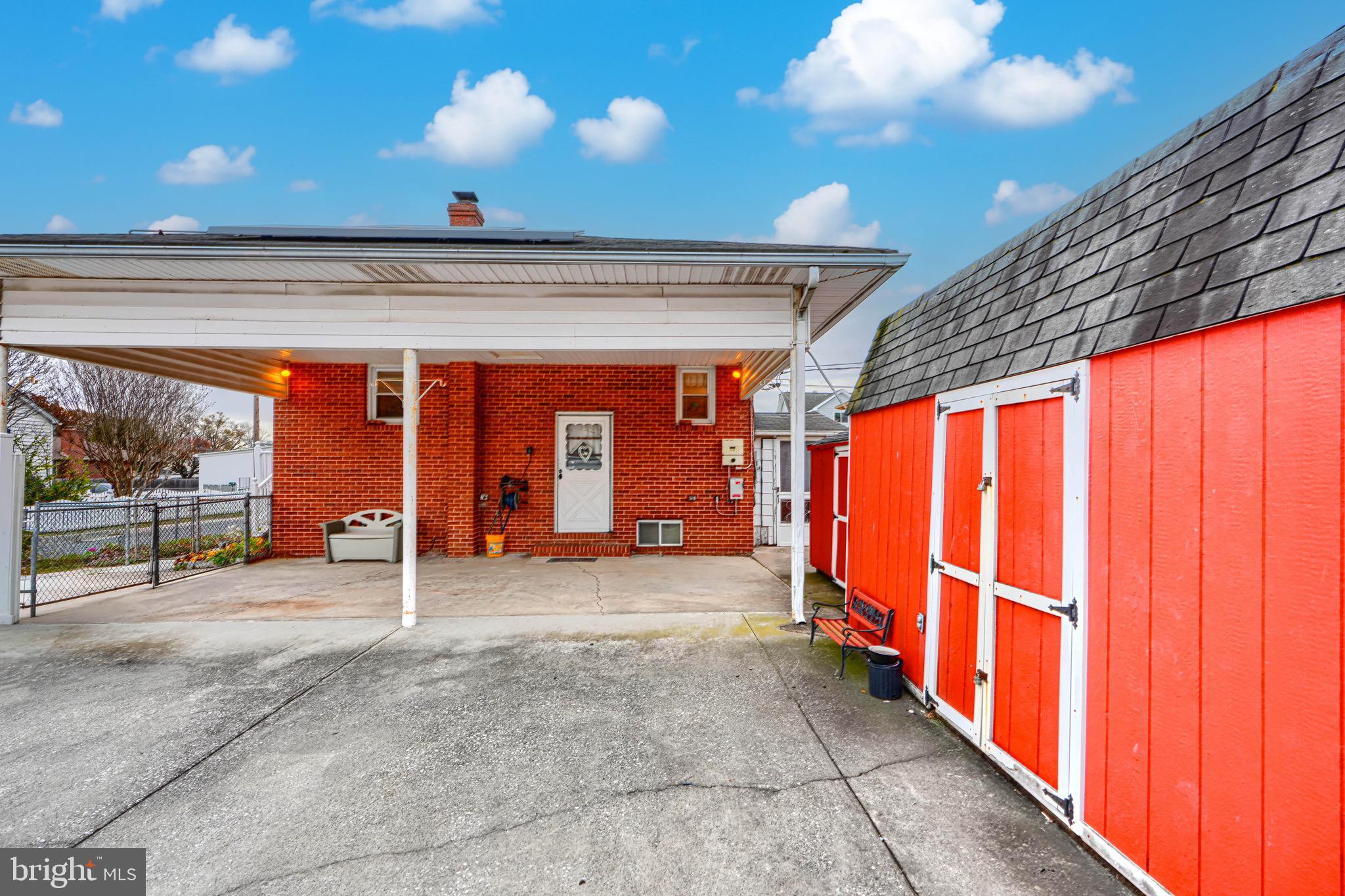 LYNCH POINT - Residential