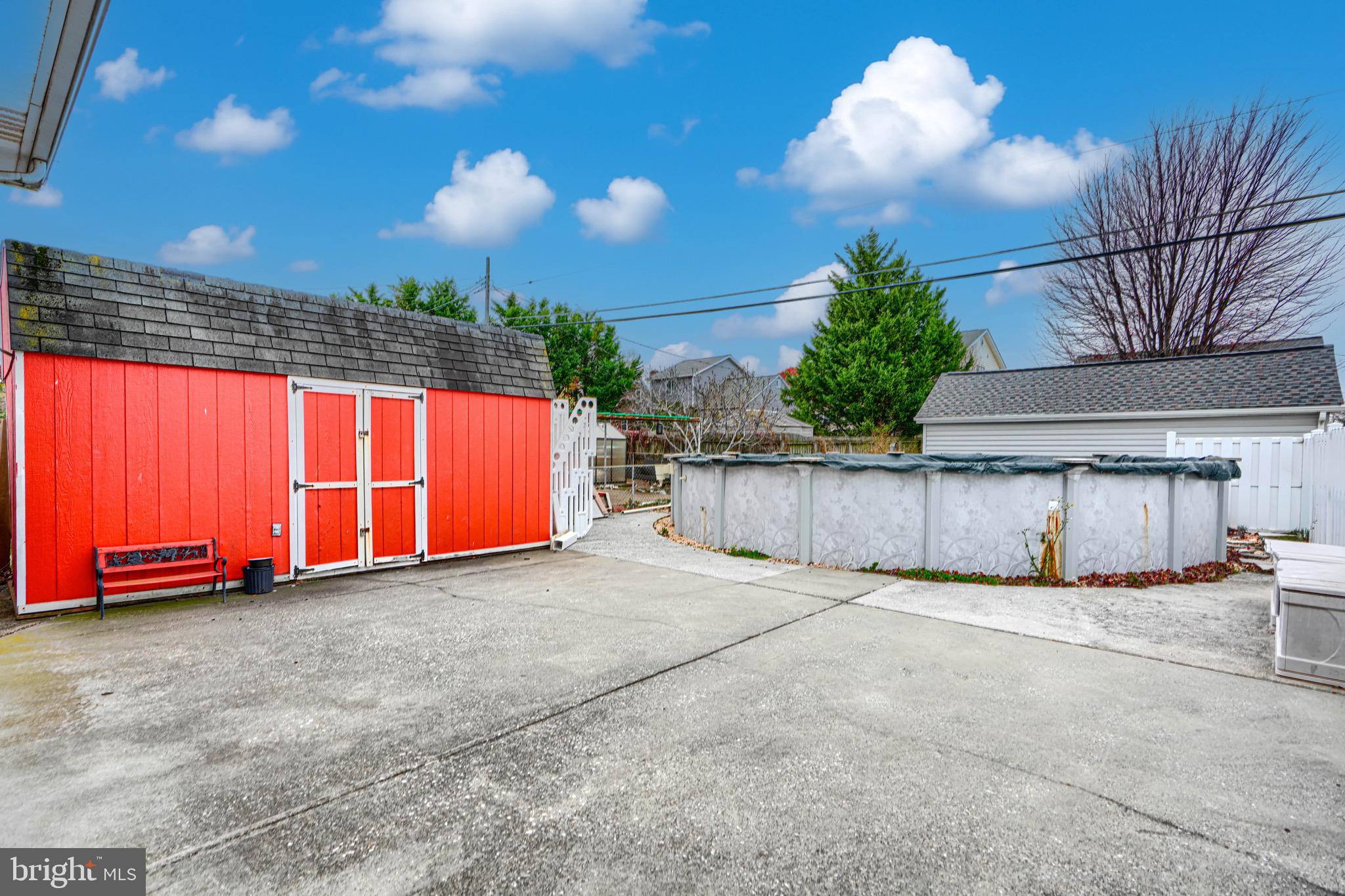 LYNCH POINT - Residential