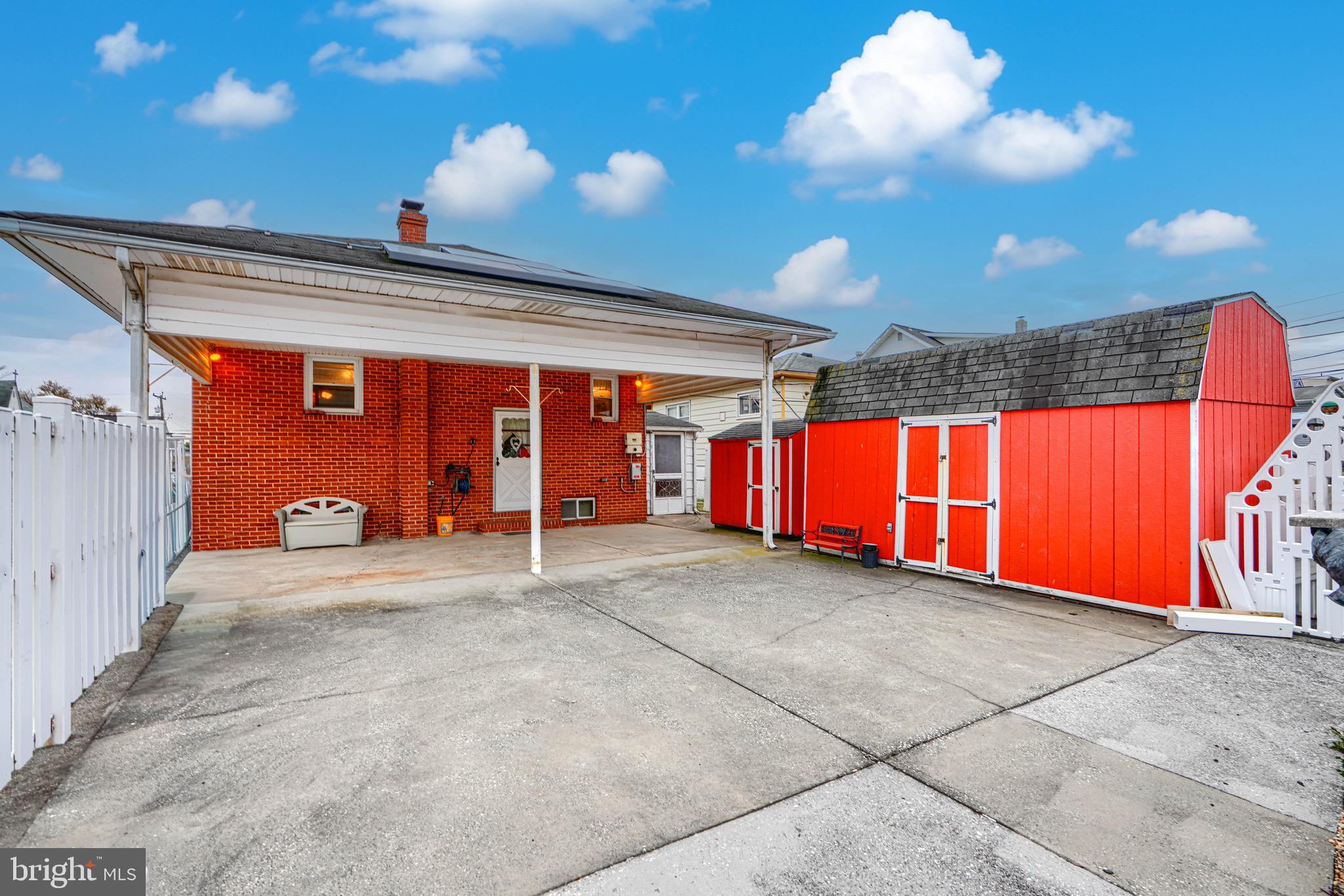 LYNCH POINT - Residential