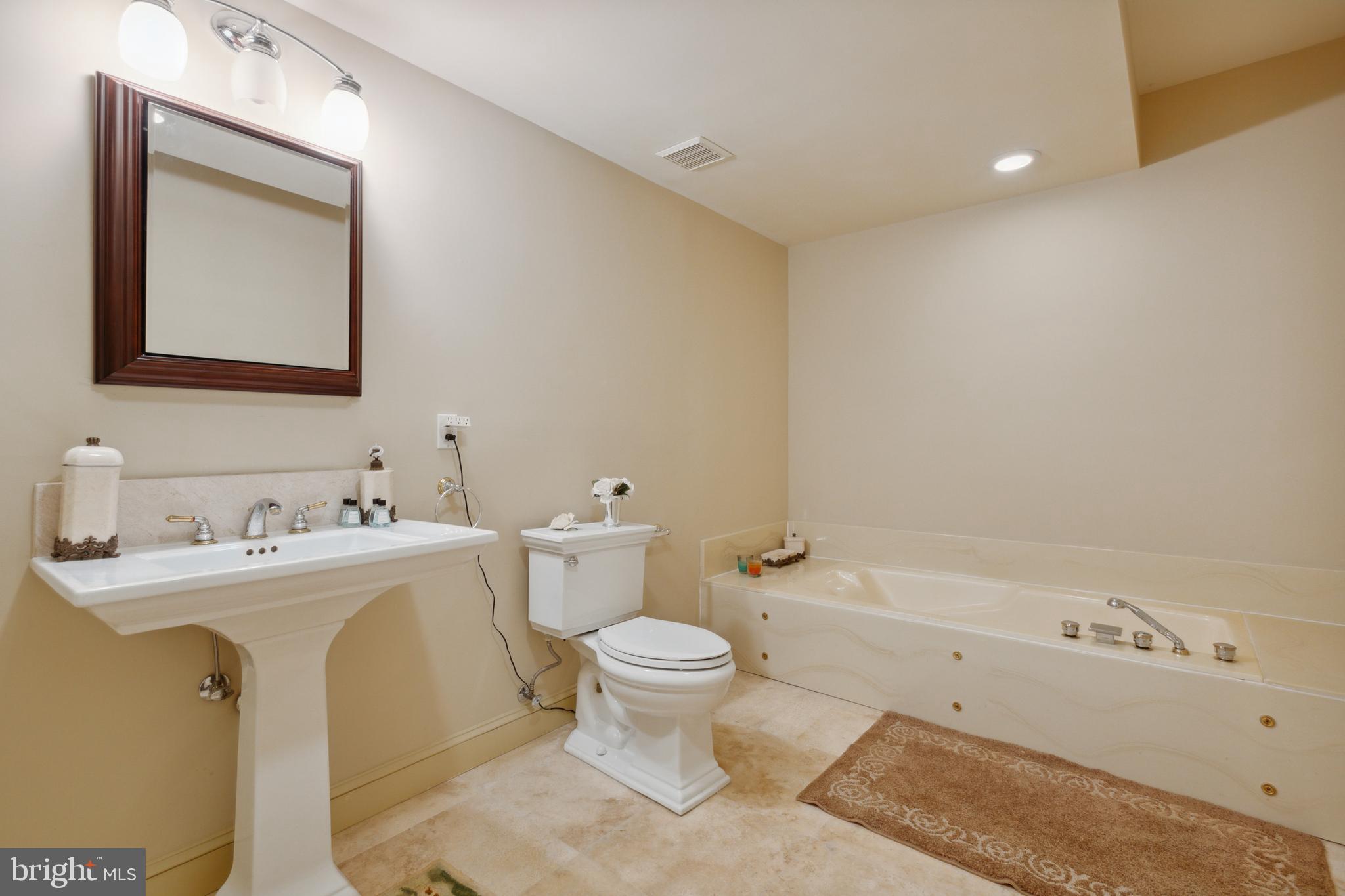 FEATHERSTONE FARMS - Residential