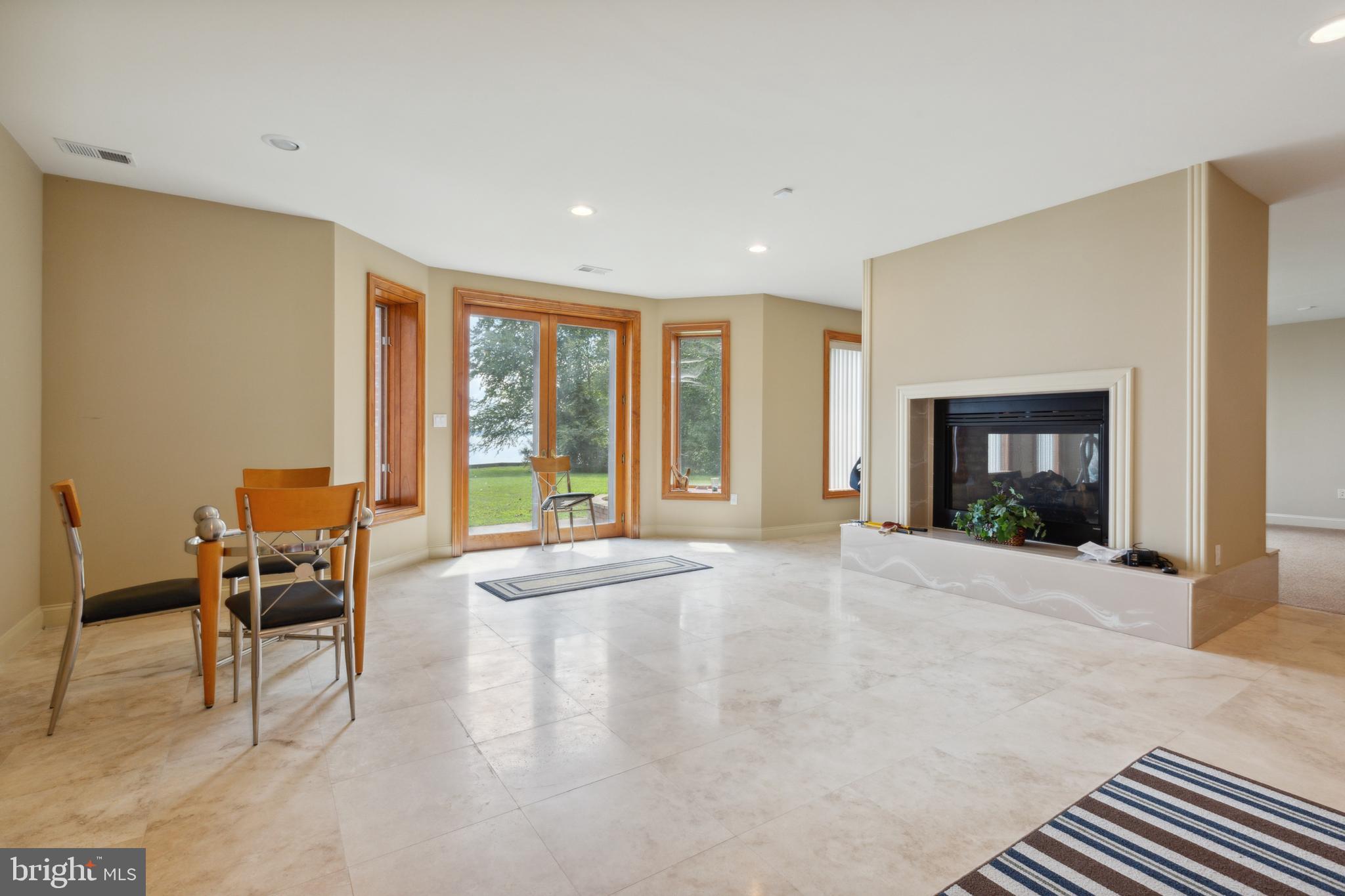 FEATHERSTONE FARMS - Residential