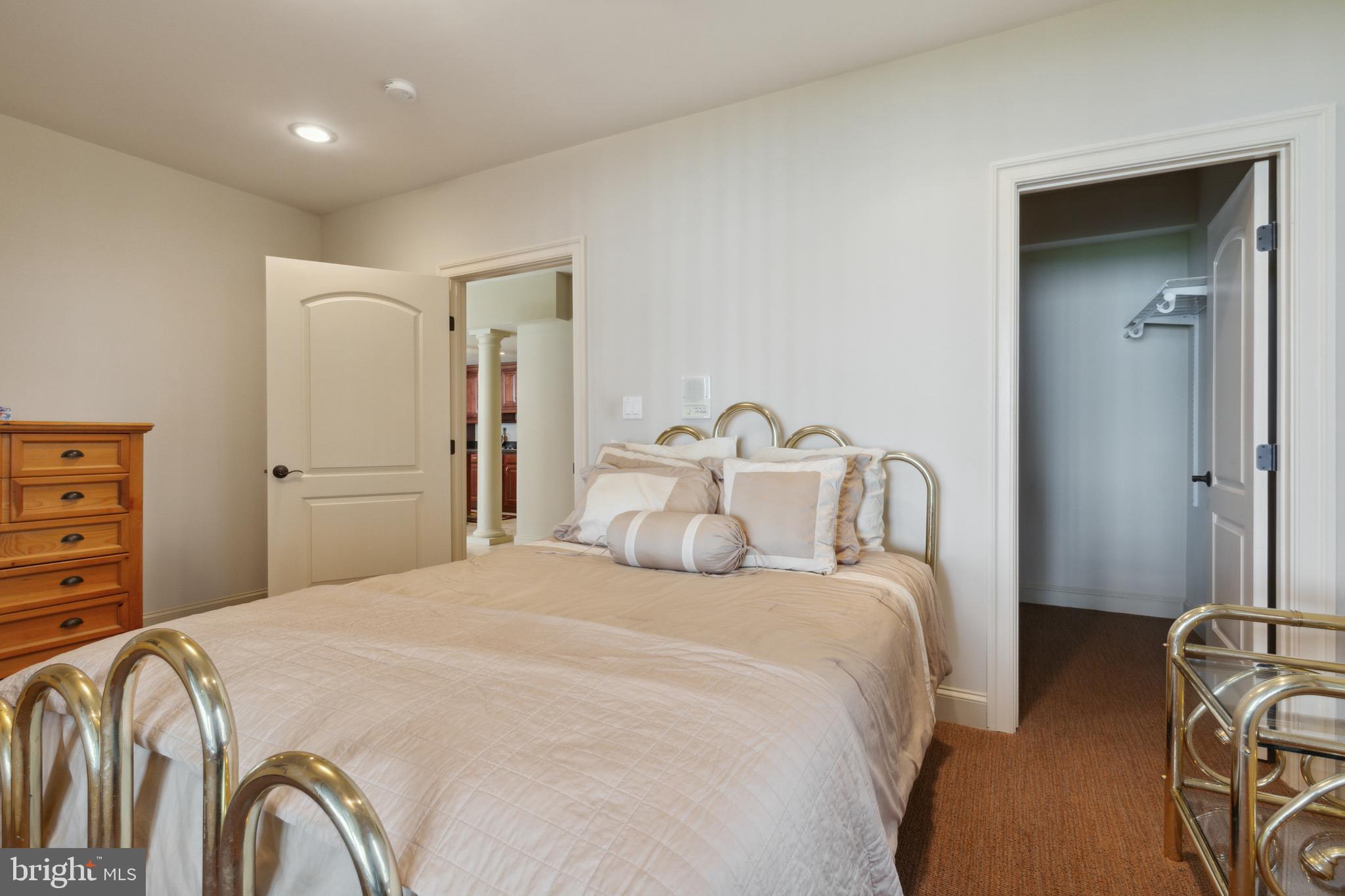 FEATHERSTONE FARMS - Residential