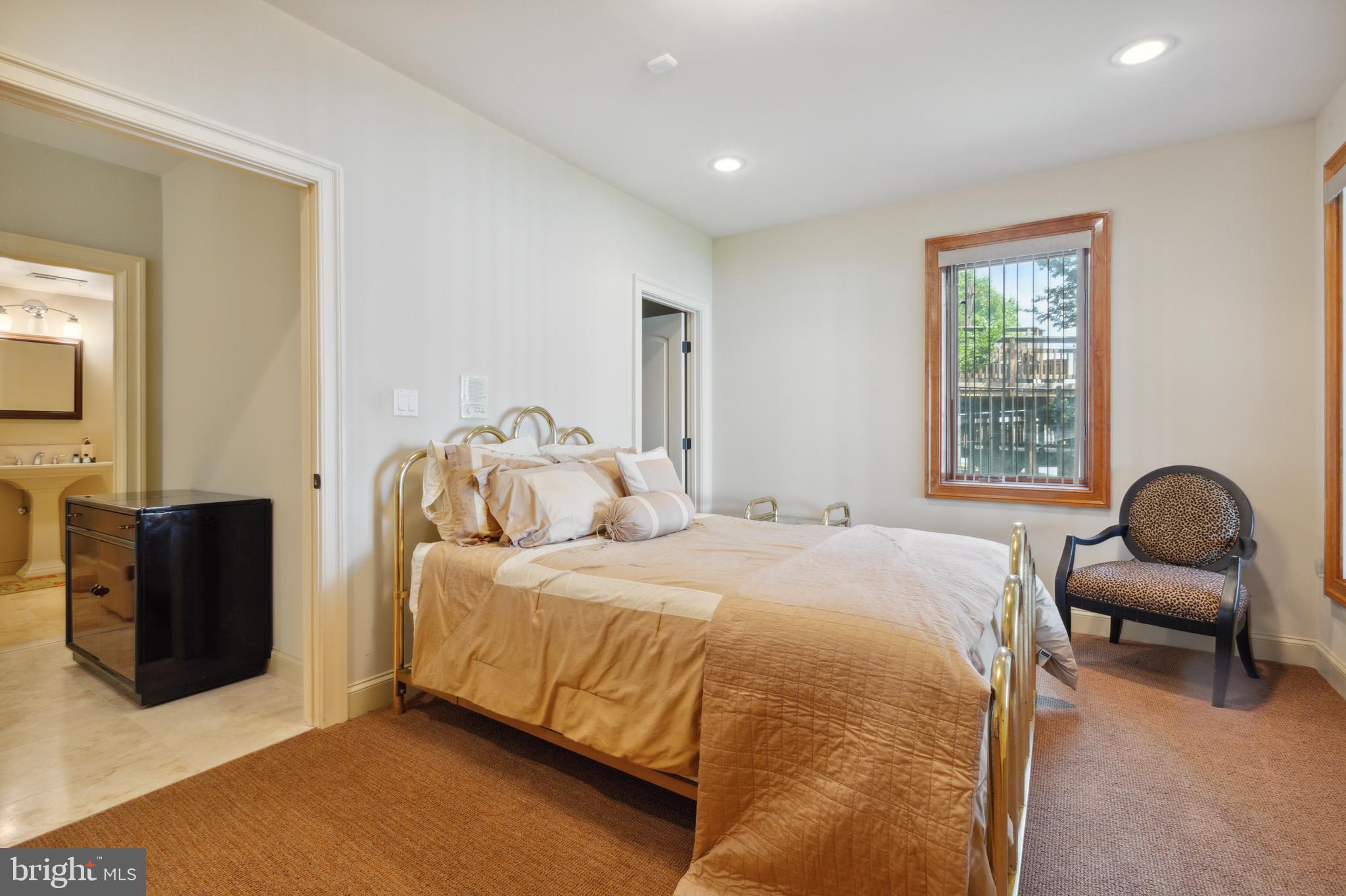 FEATHERSTONE FARMS - Residential