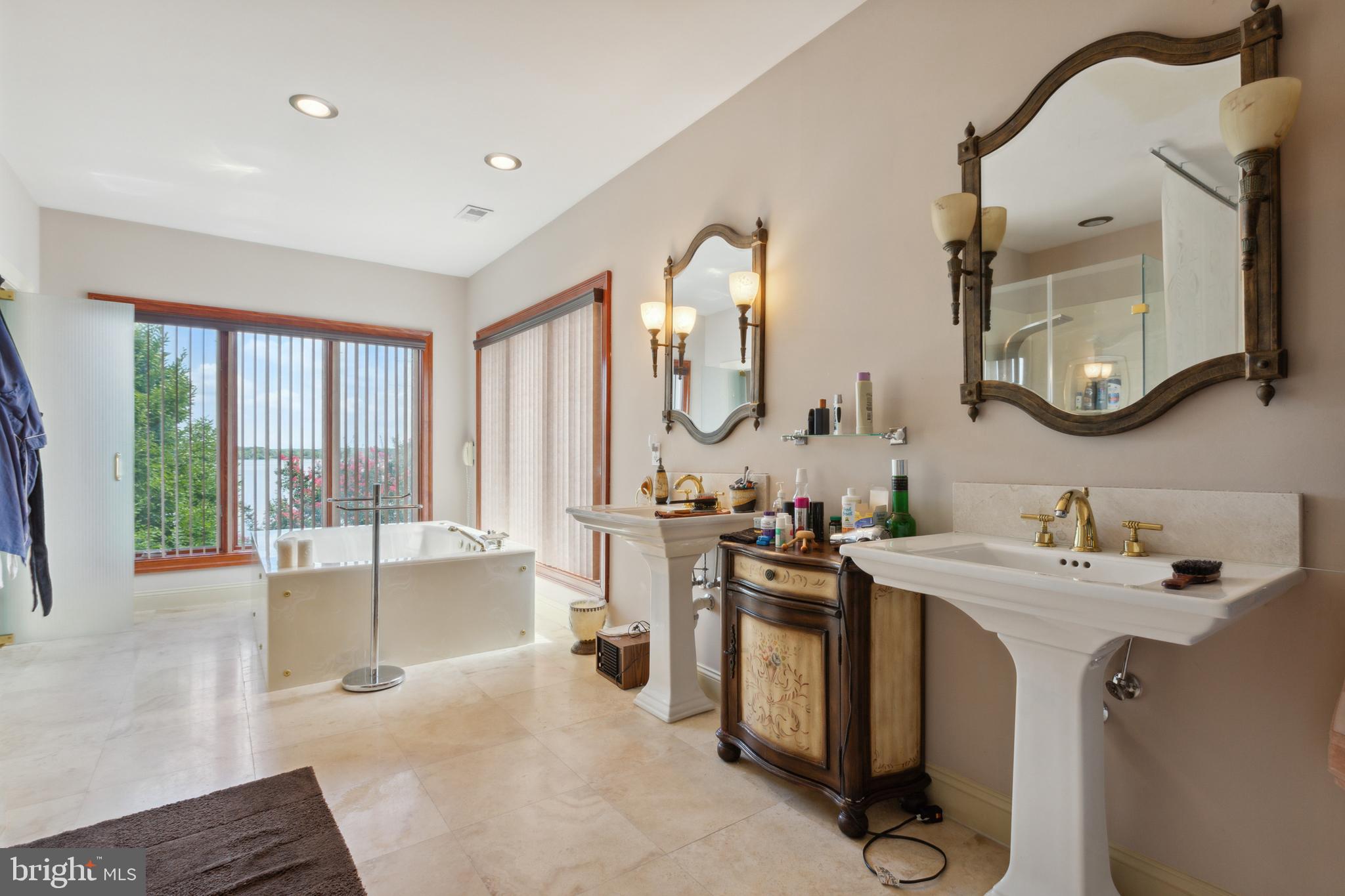 FEATHERSTONE FARMS - Residential