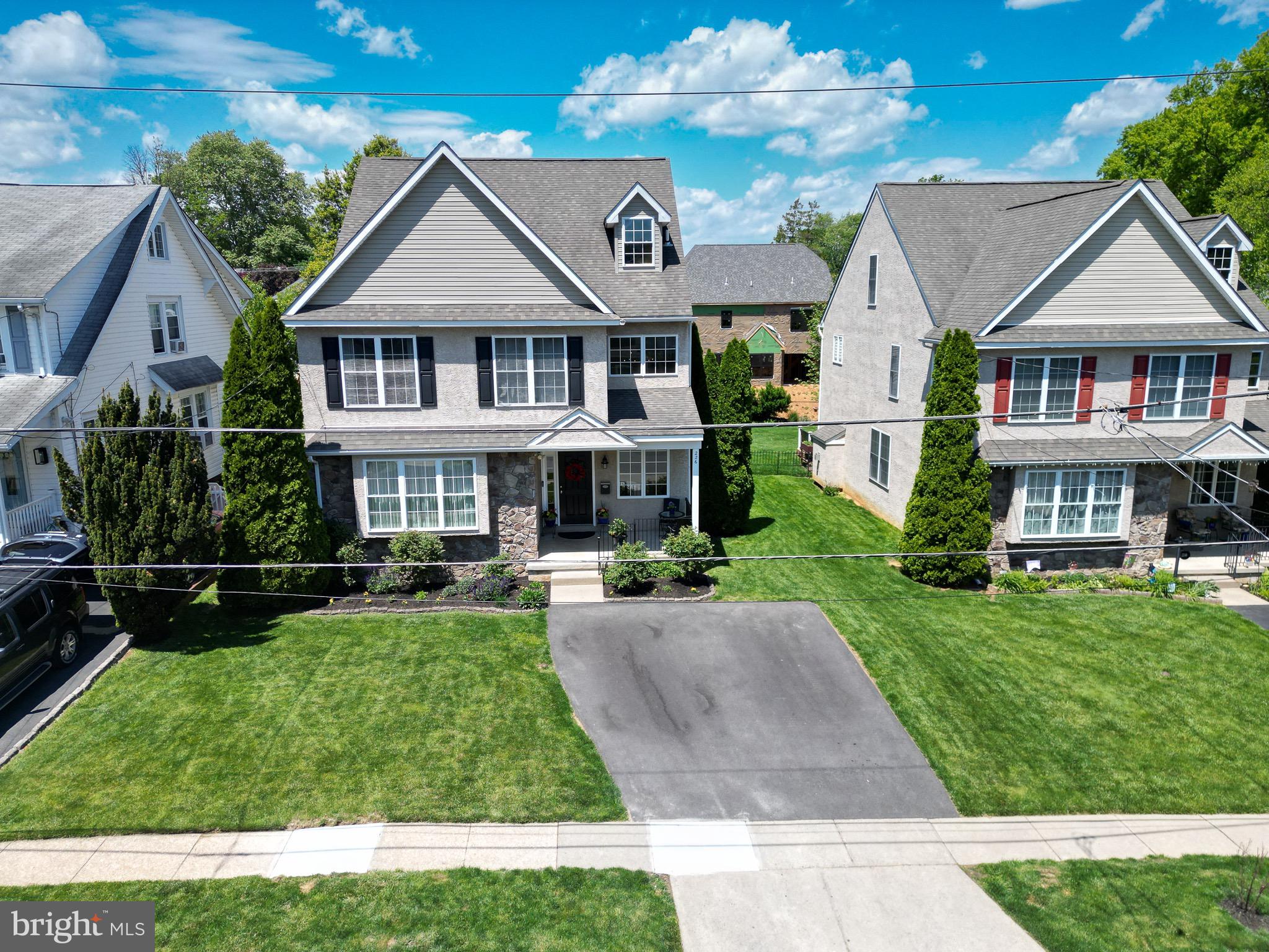 OAKMONT - Residential