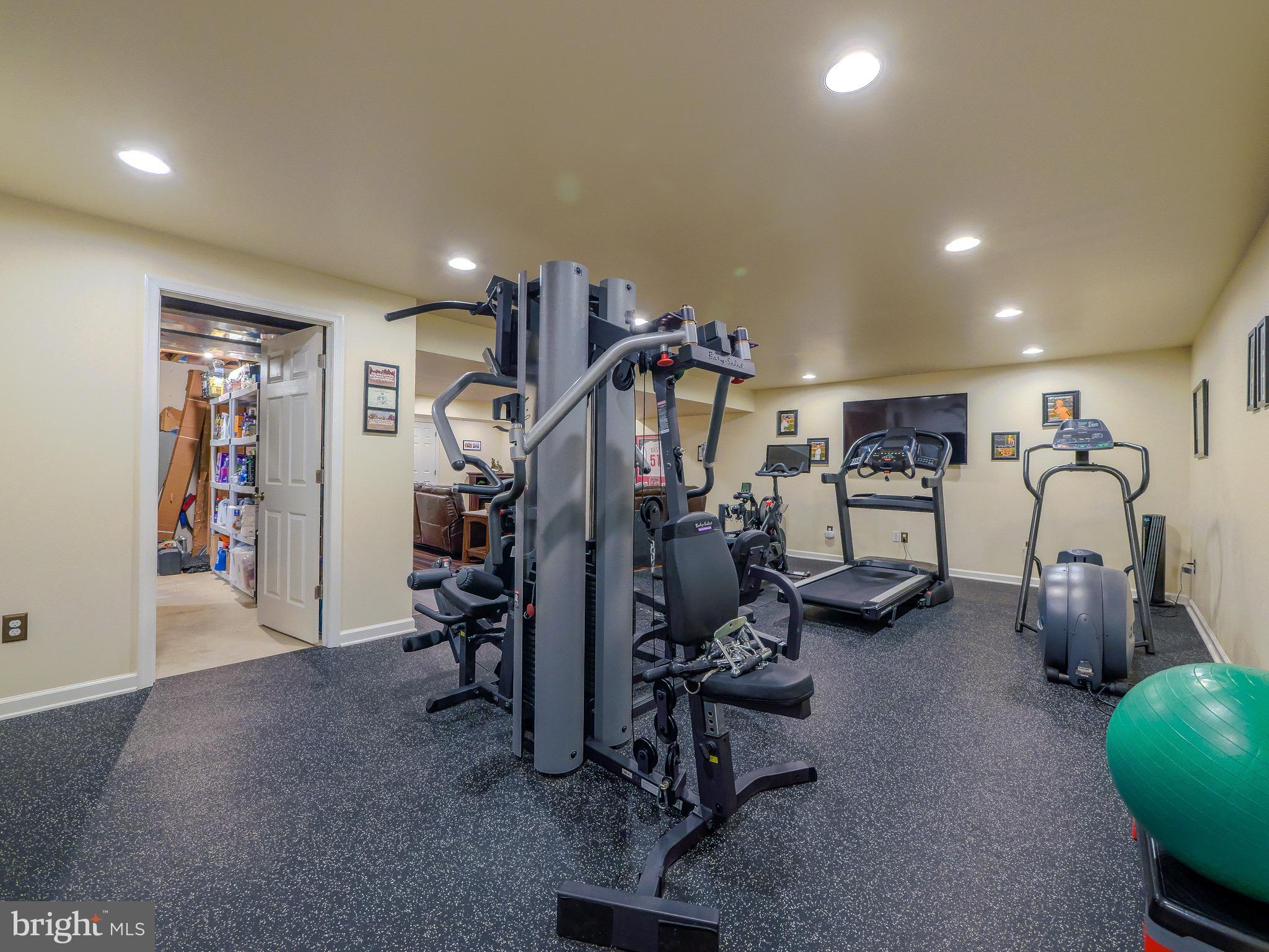 OAKMONT - Residential