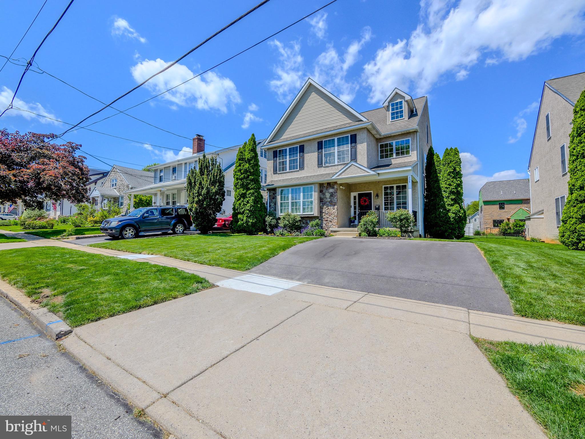 OAKMONT - Residential