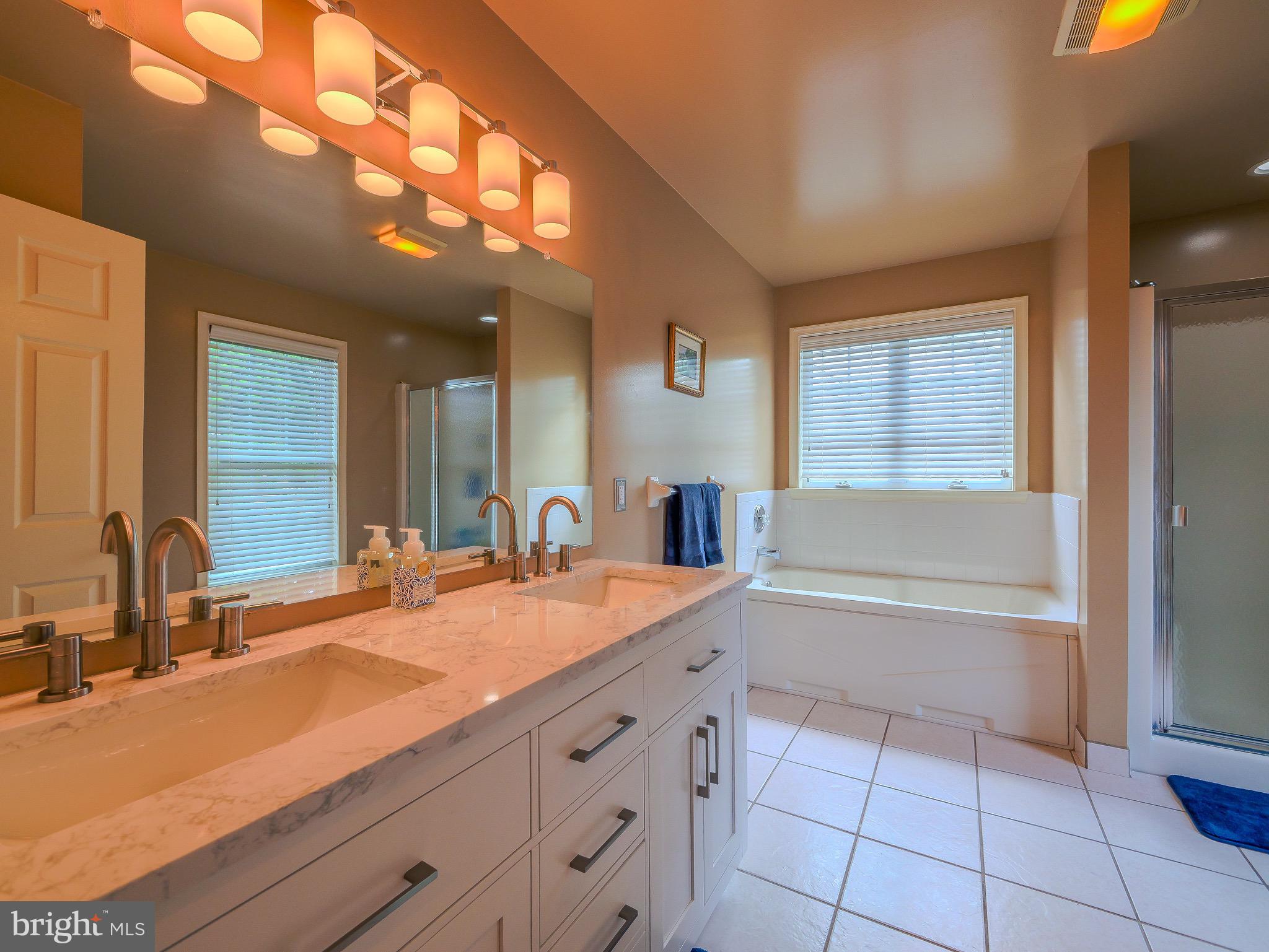 OAKMONT - Residential