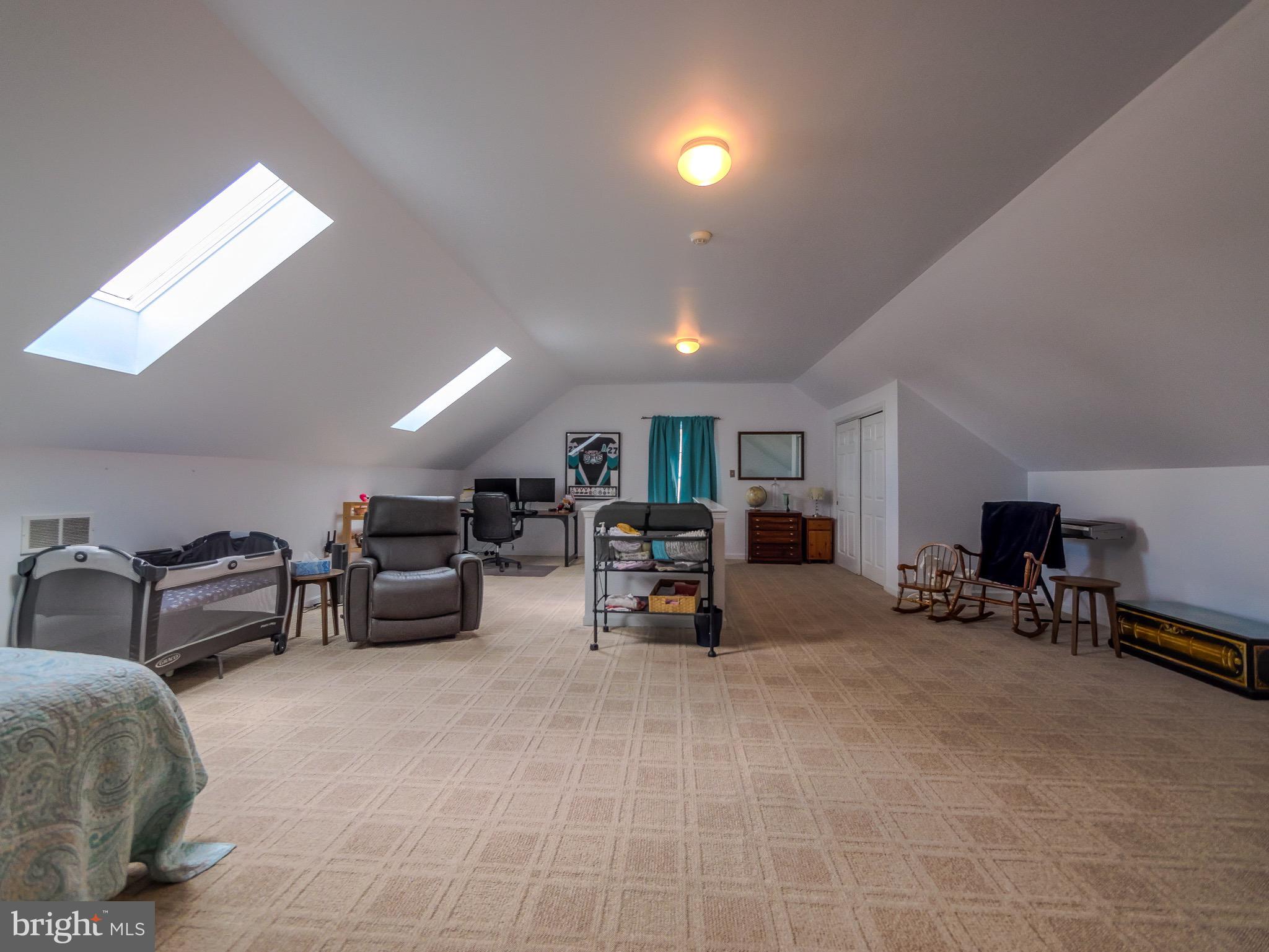 OAKMONT - Residential