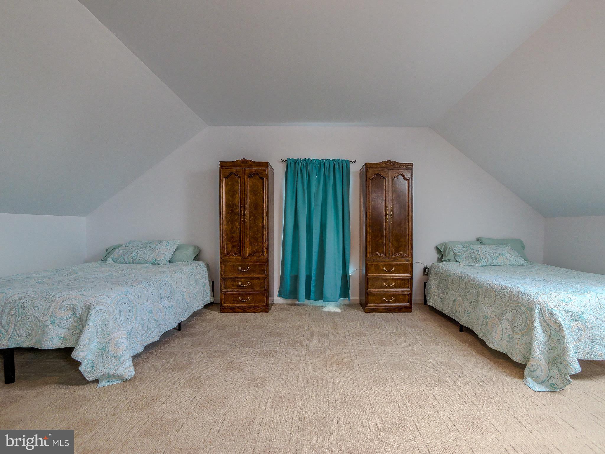 OAKMONT - Residential