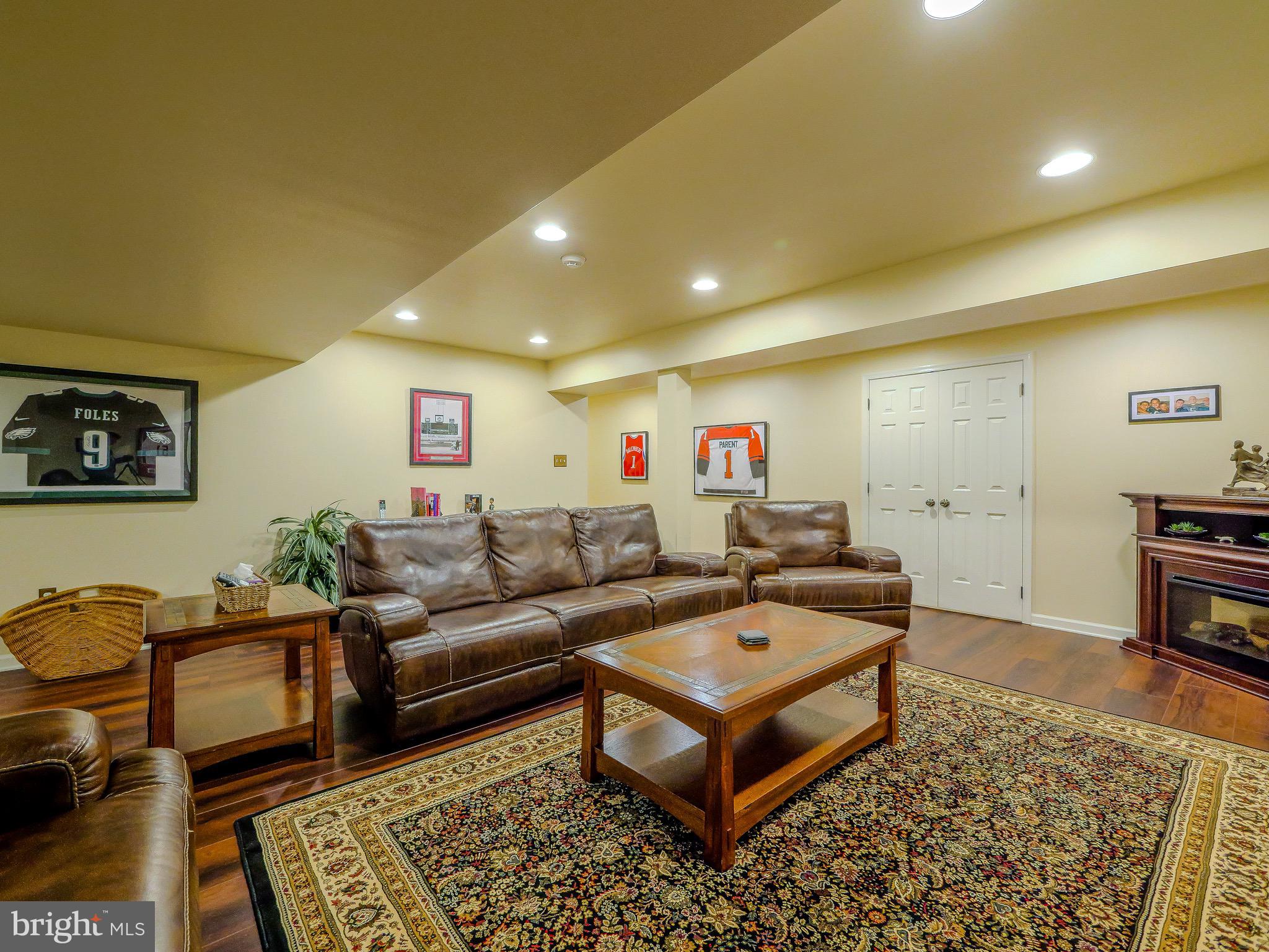 OAKMONT - Residential
