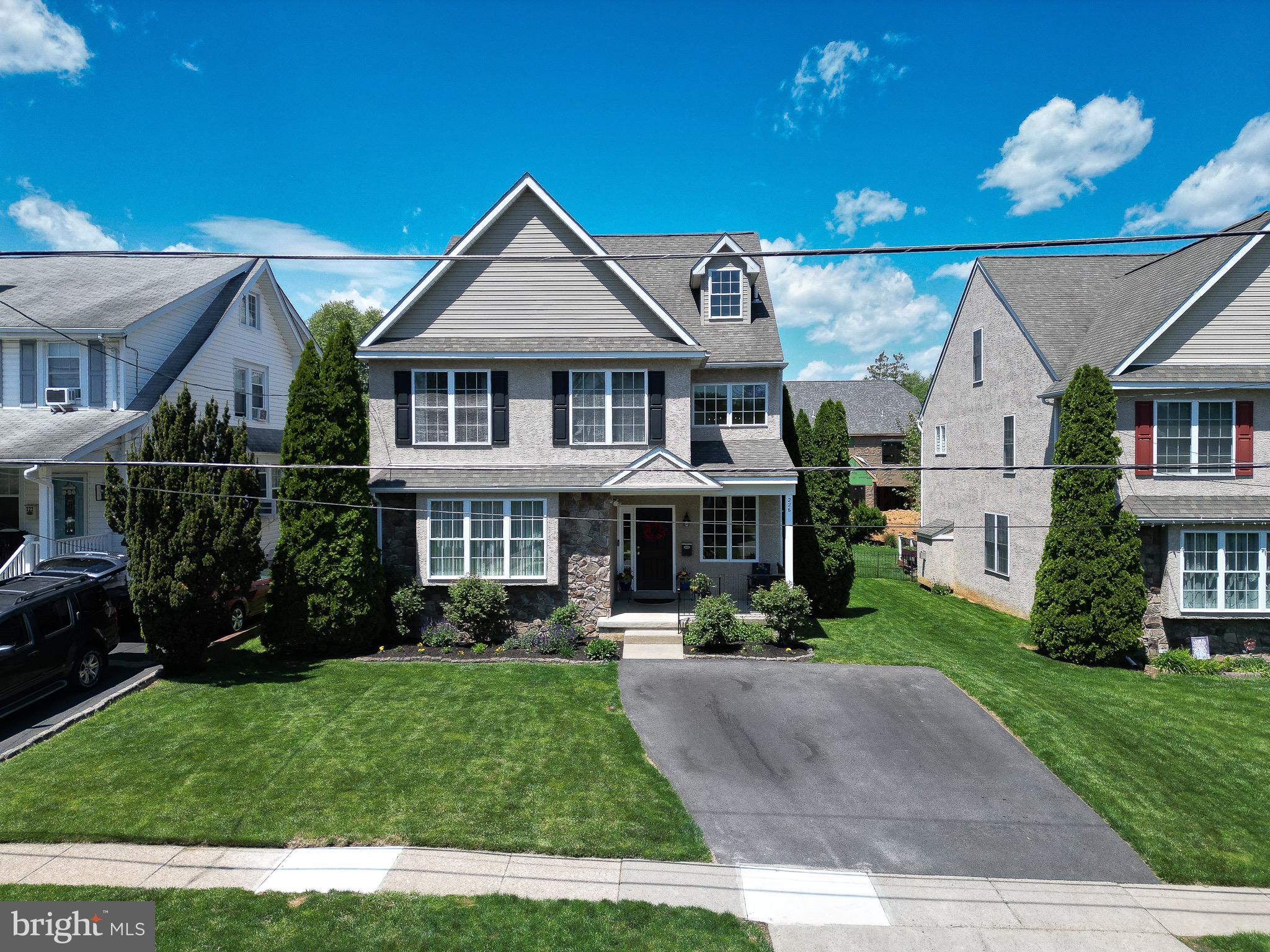 OAKMONT - Residential