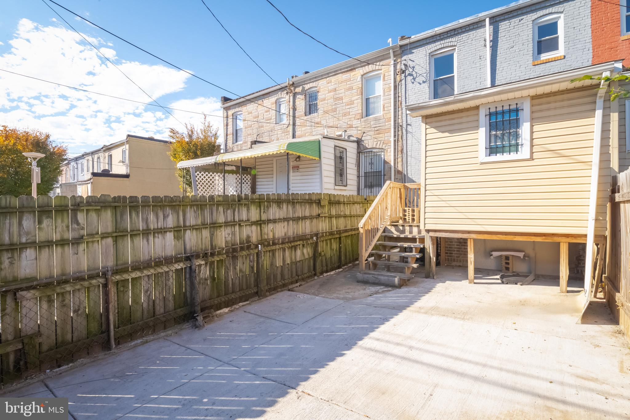 ELLWOOD PARK - Residential