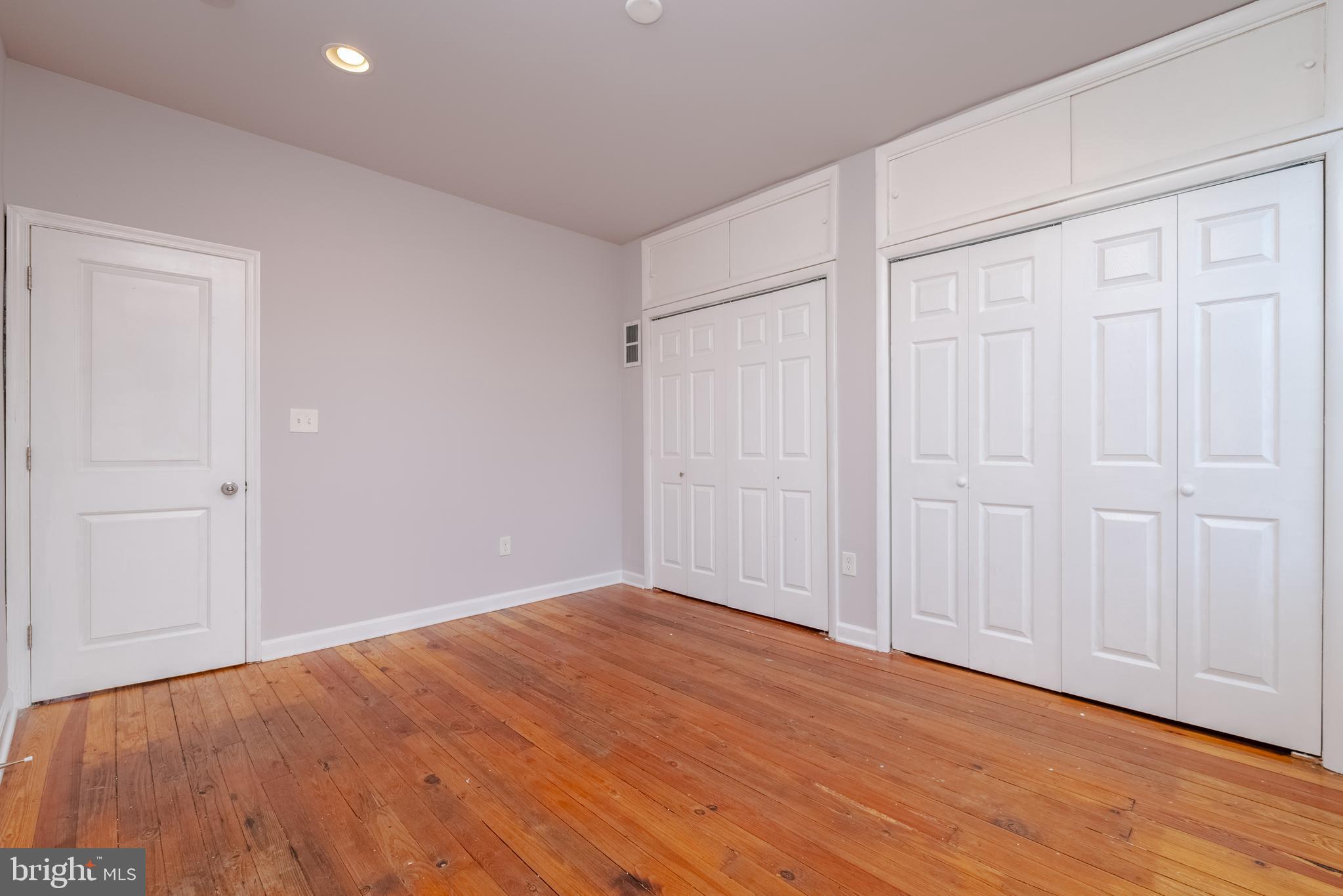 ELLWOOD PARK - Residential