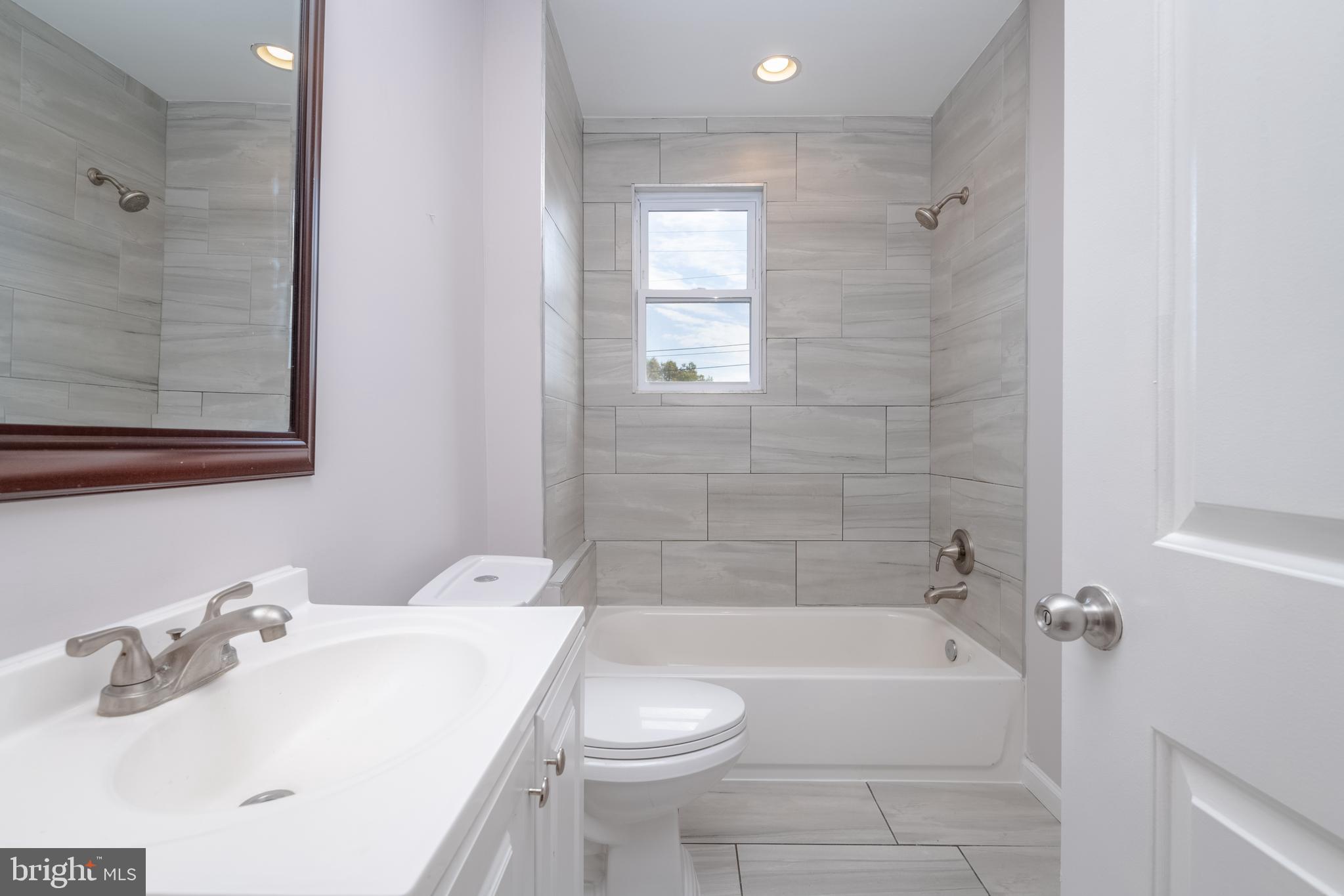 ELLWOOD PARK - Residential