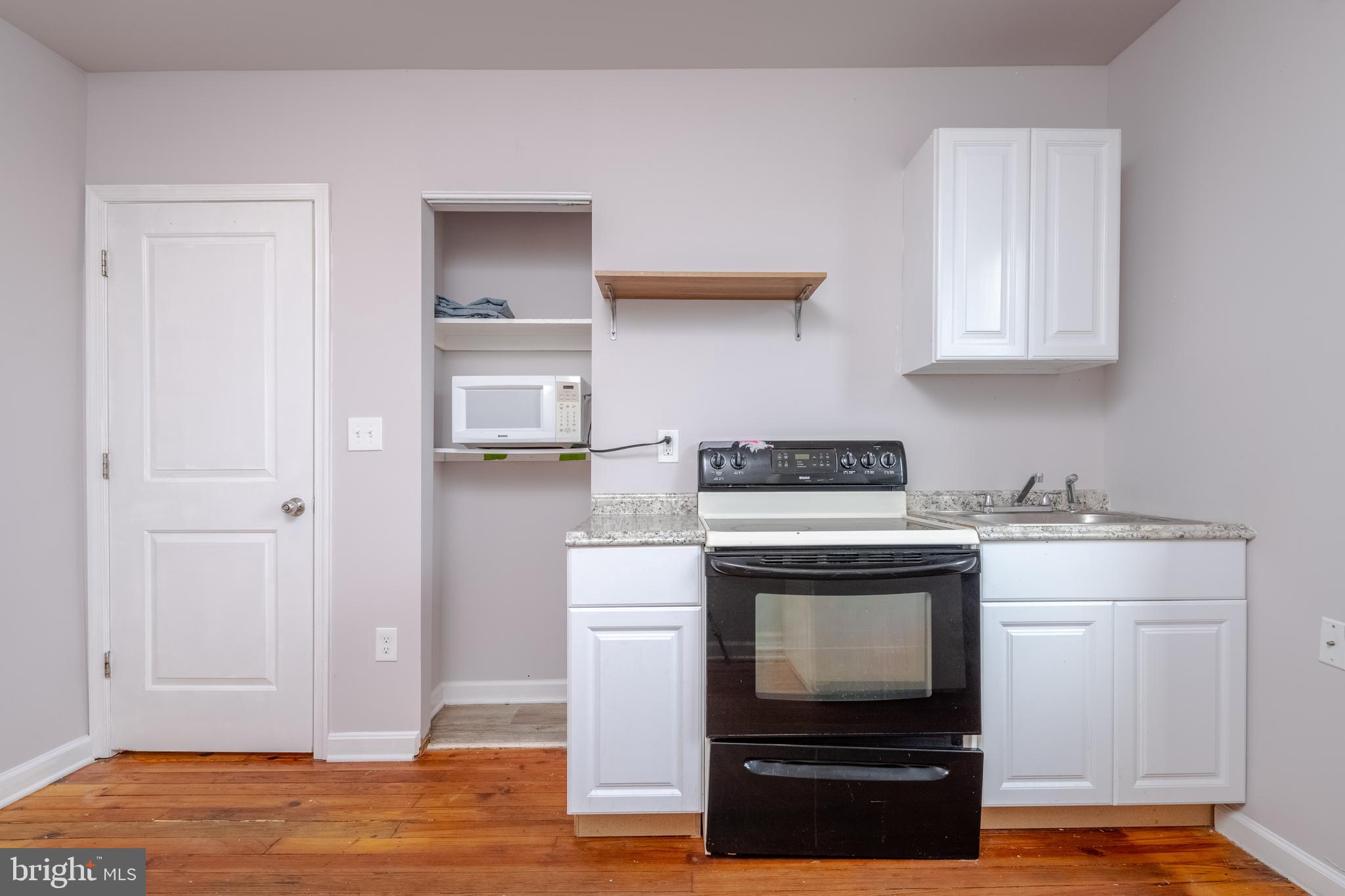 ELLWOOD PARK - Residential