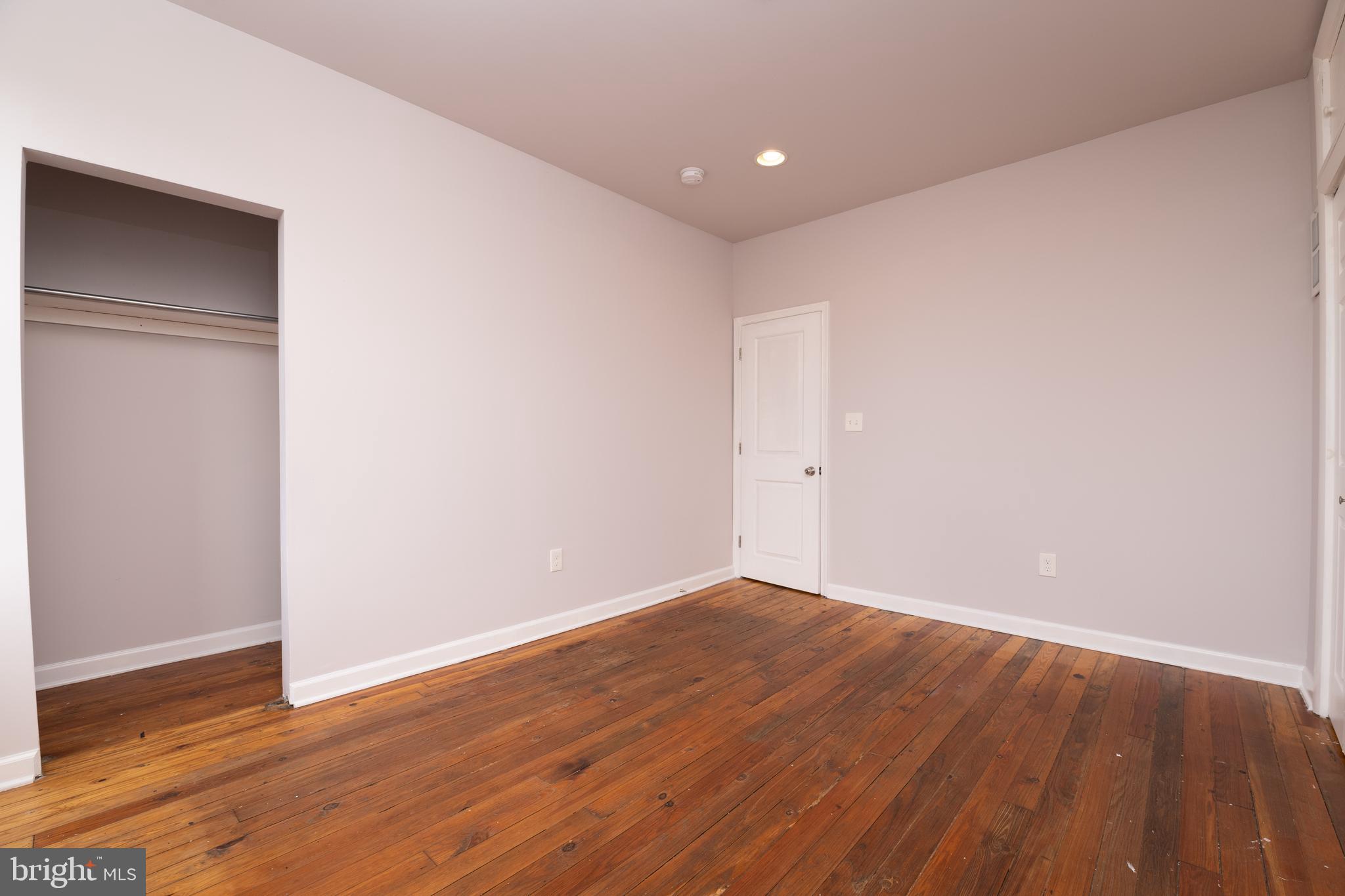 ELLWOOD PARK - Residential