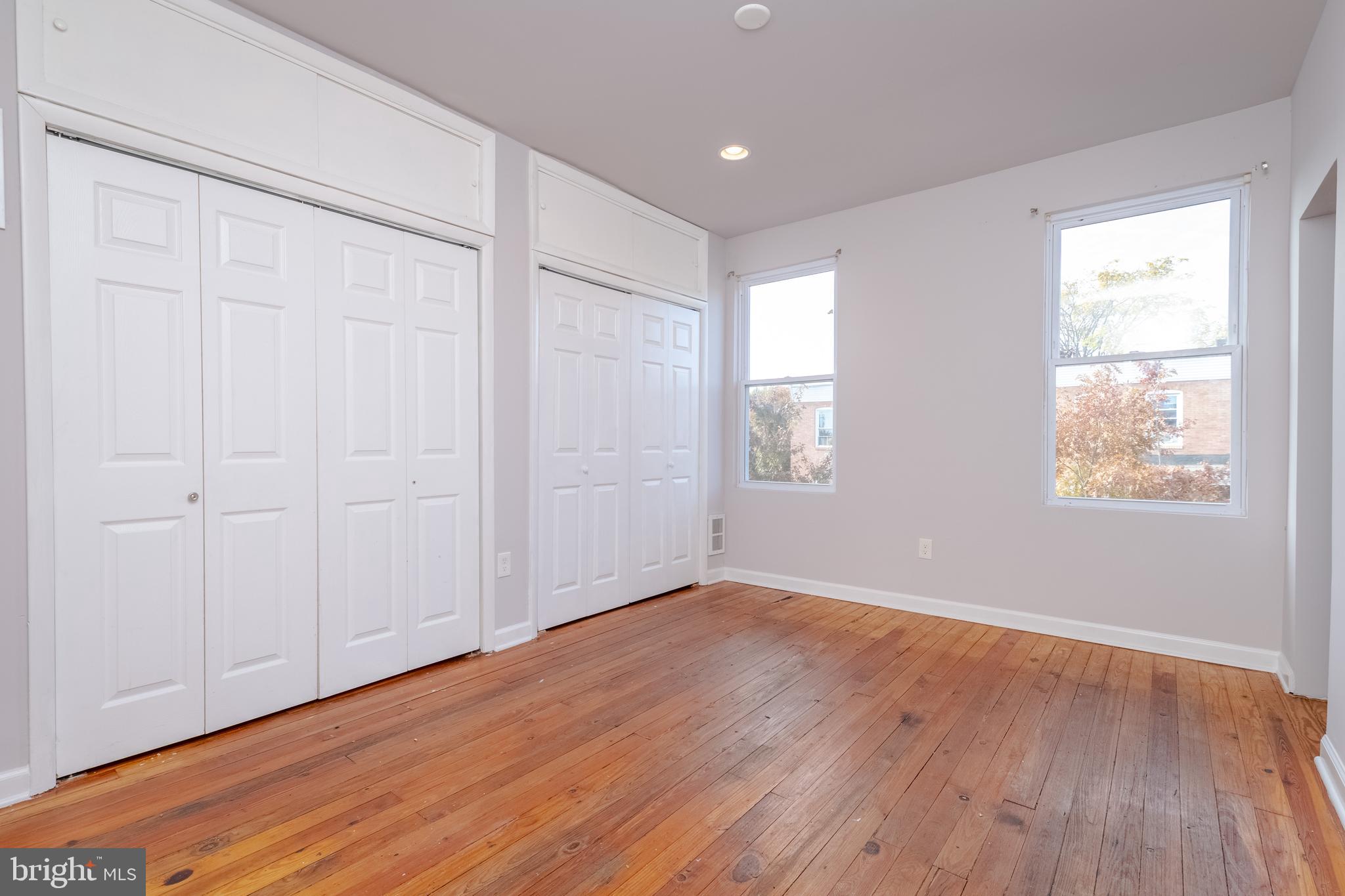 ELLWOOD PARK - Residential