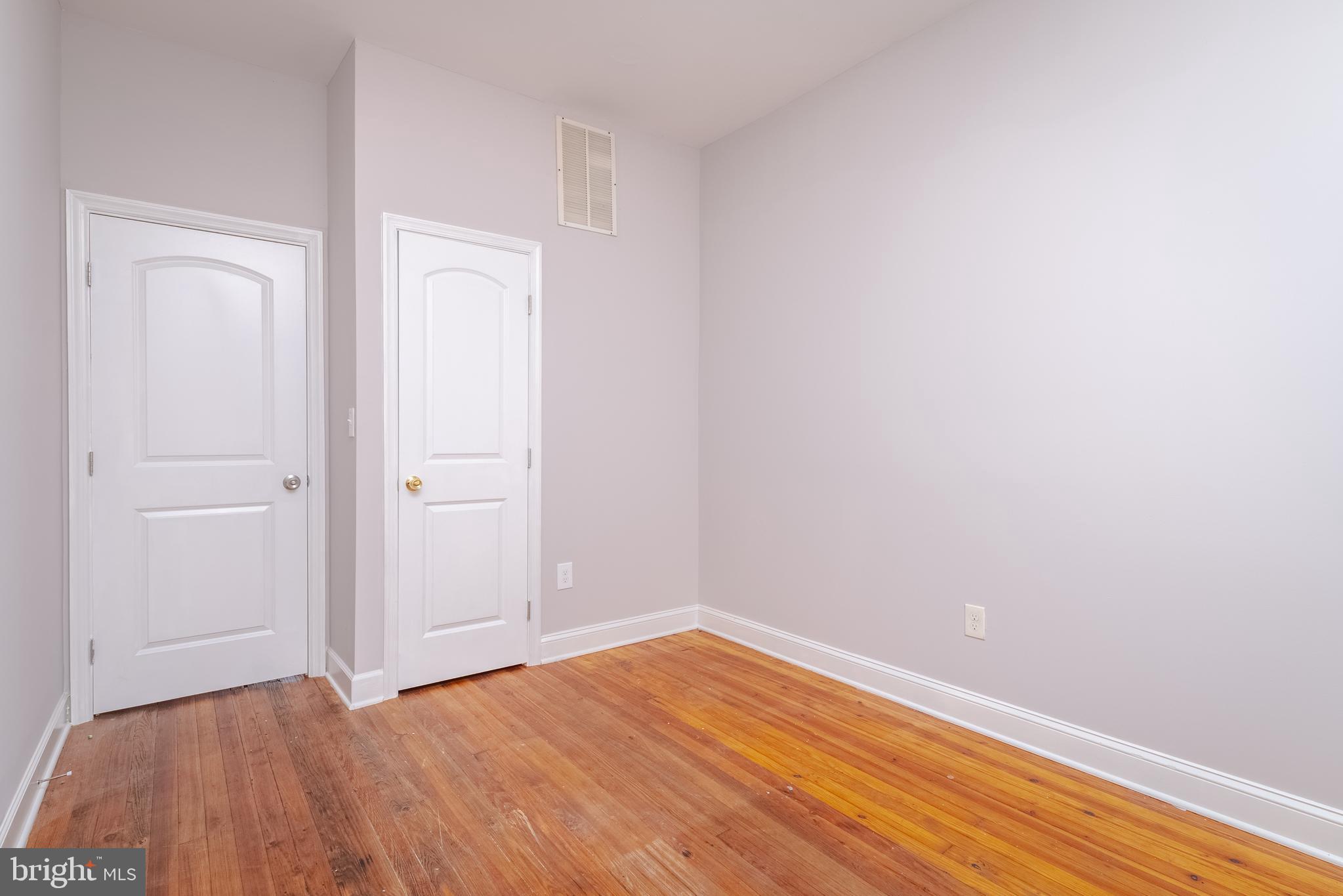 ELLWOOD PARK - Residential