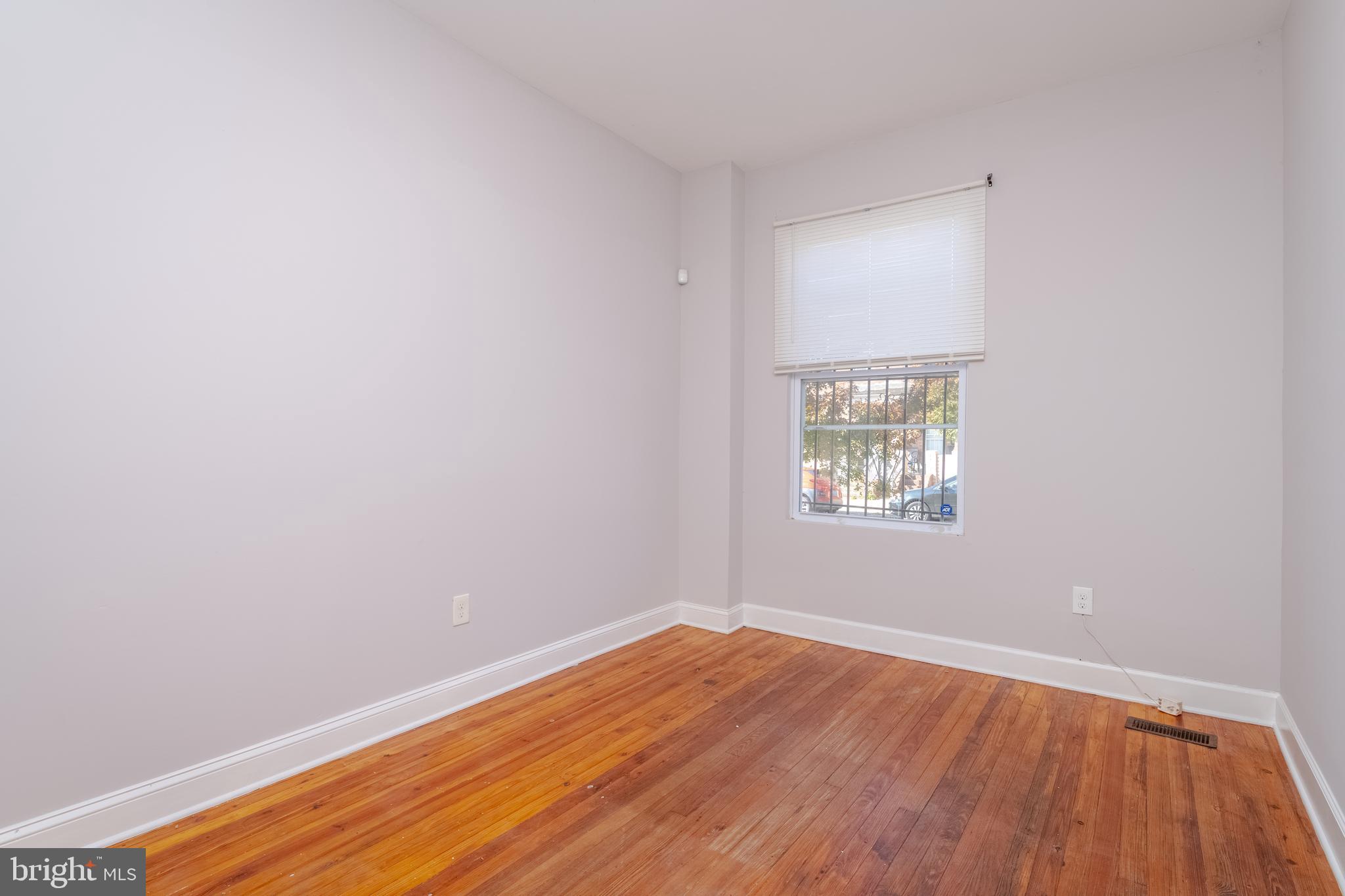 ELLWOOD PARK - Residential