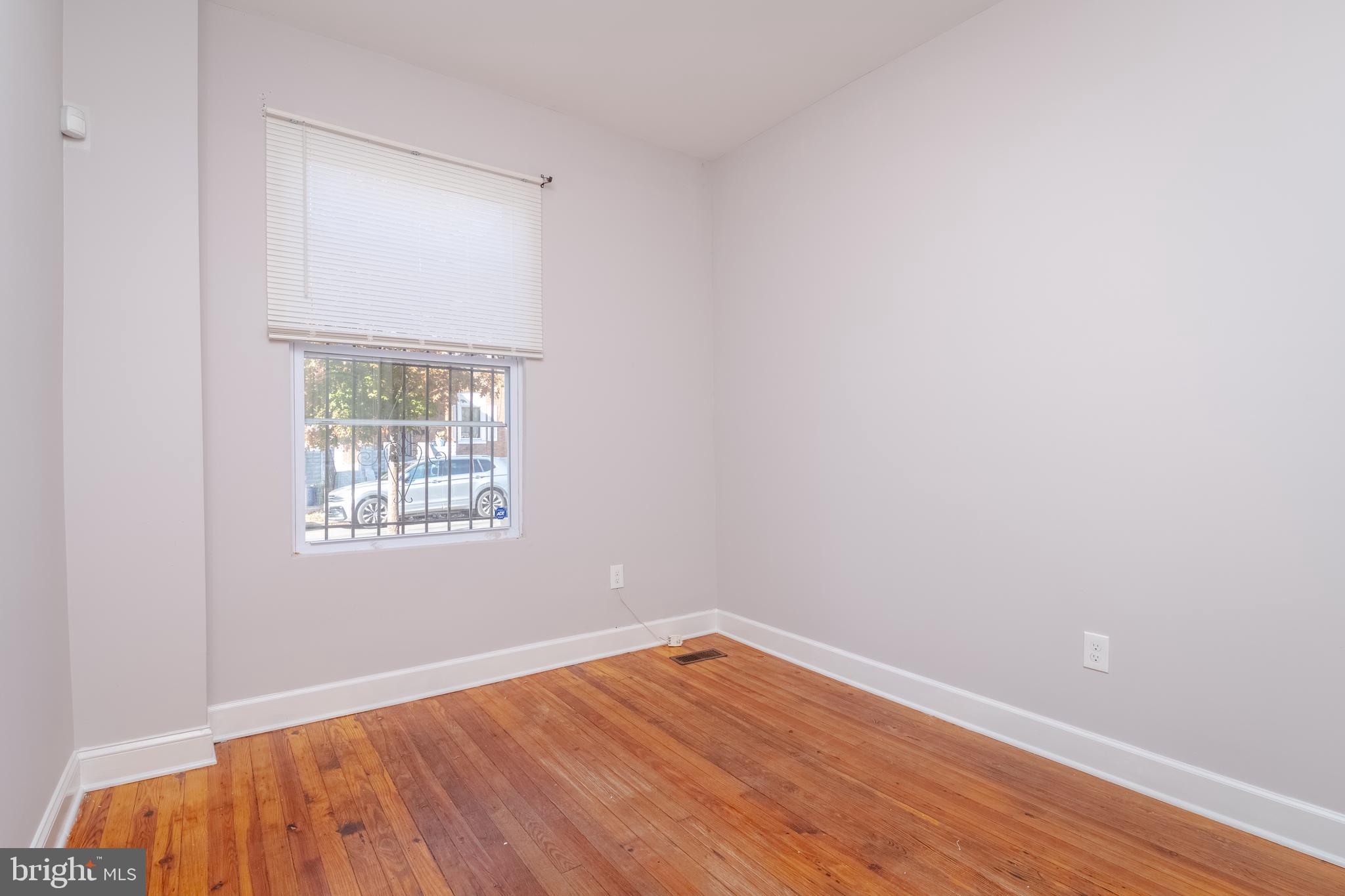 ELLWOOD PARK - Residential