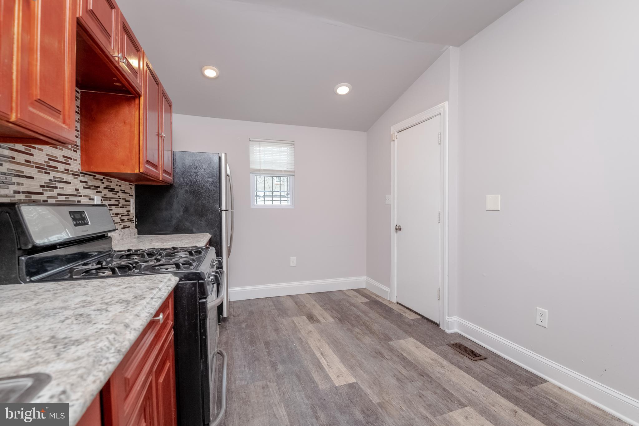 ELLWOOD PARK - Residential