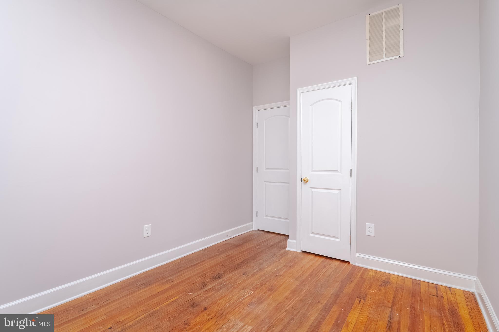 ELLWOOD PARK - Residential