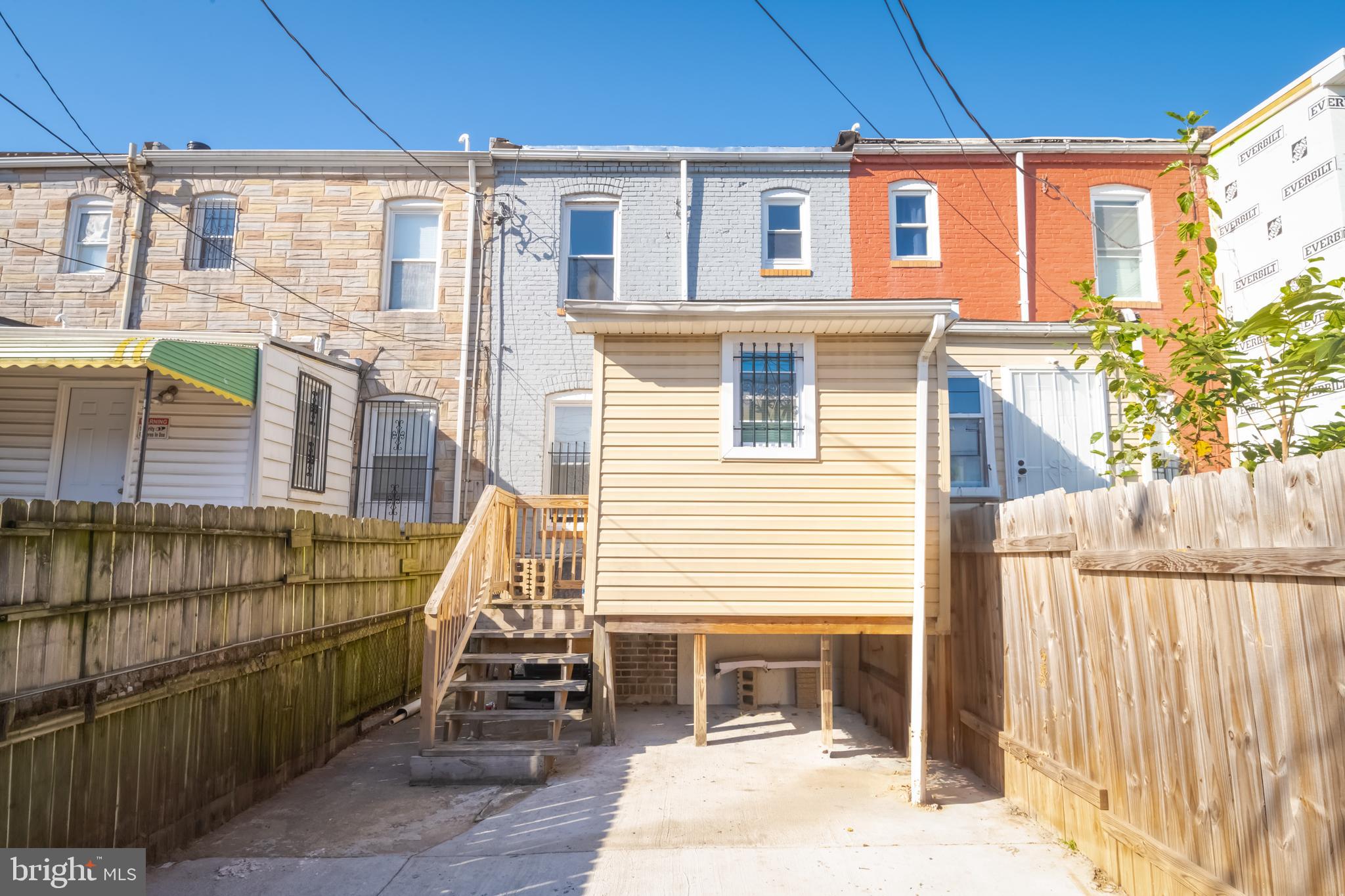 ELLWOOD PARK - Residential