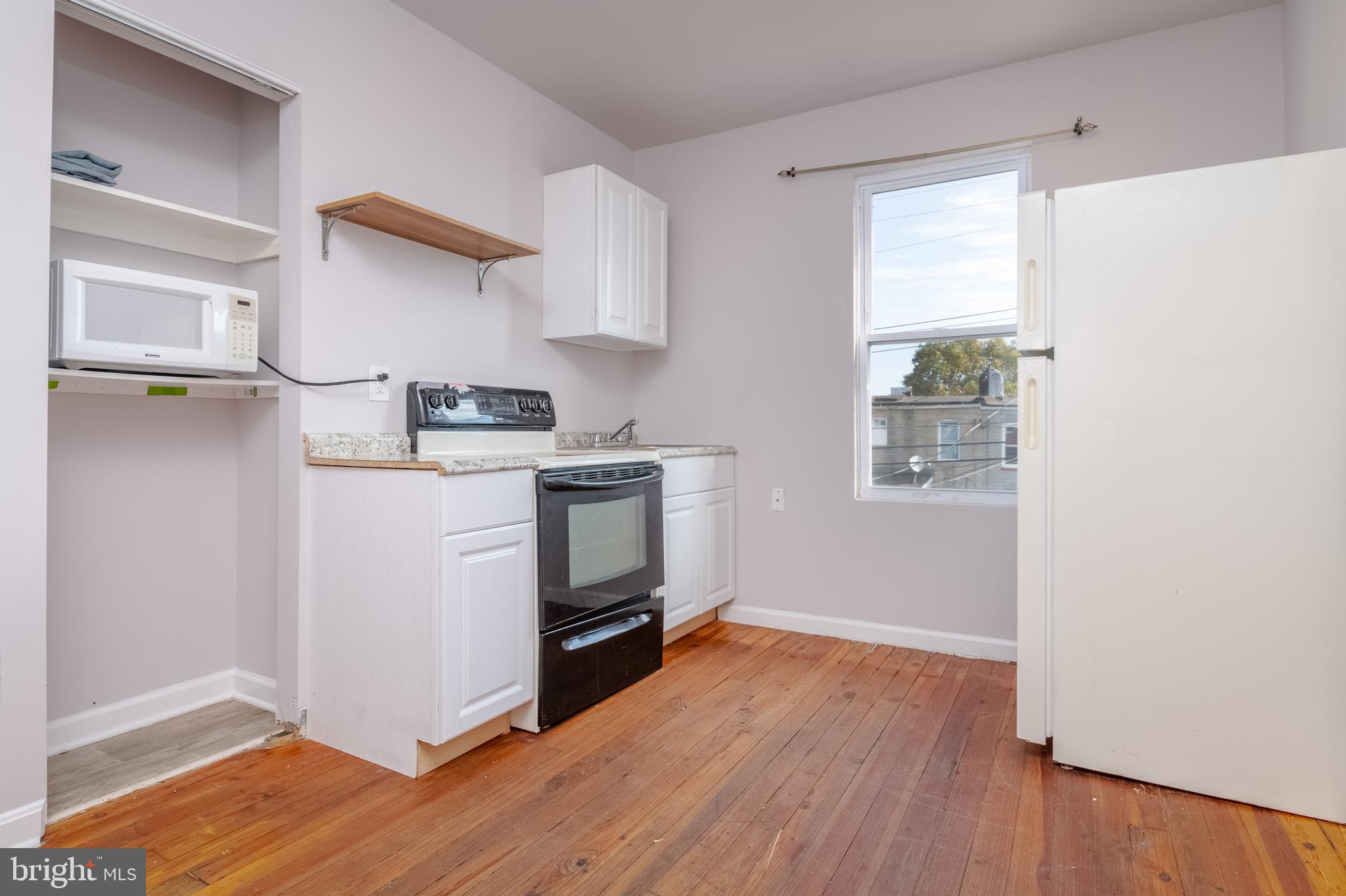 ELLWOOD PARK - Residential